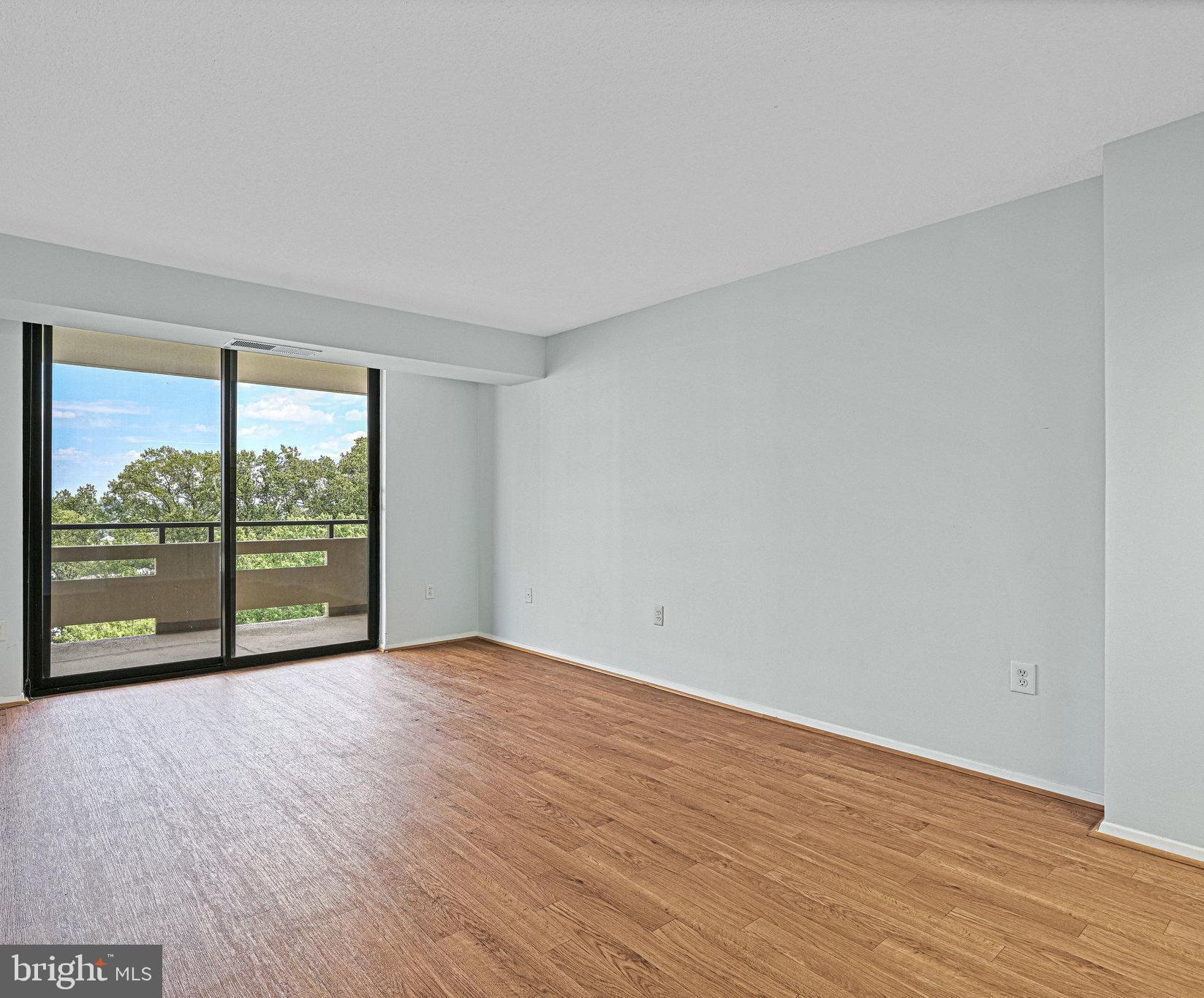 ENCORE OF MCLEAN - Residential