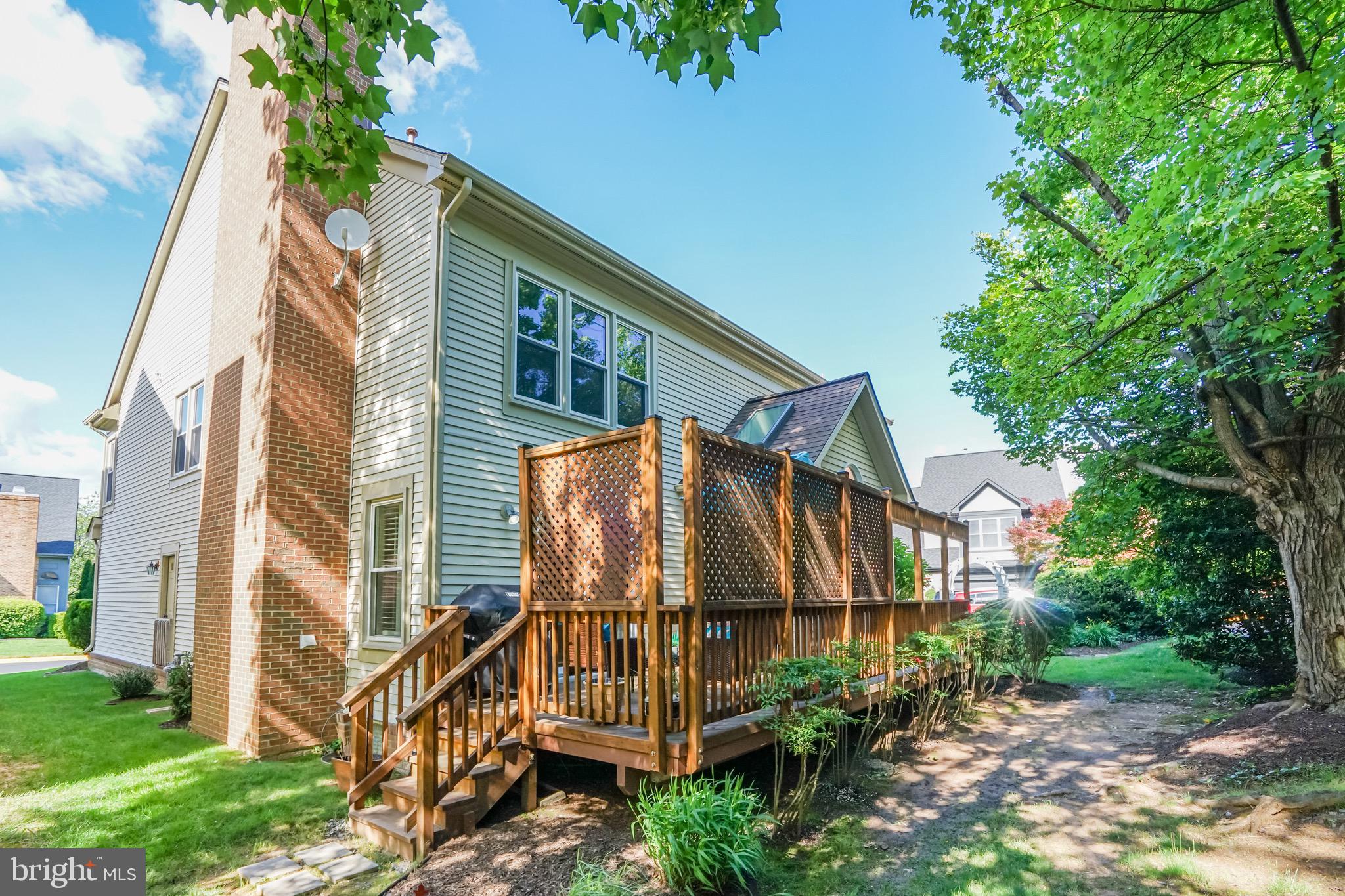 7501 SILVER MAPLE LANE