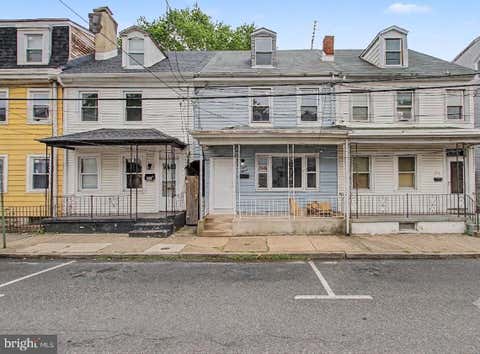 Townhouse For Sale - 411 Lawrence Street<br/> BURLINGTON, NJ 08016