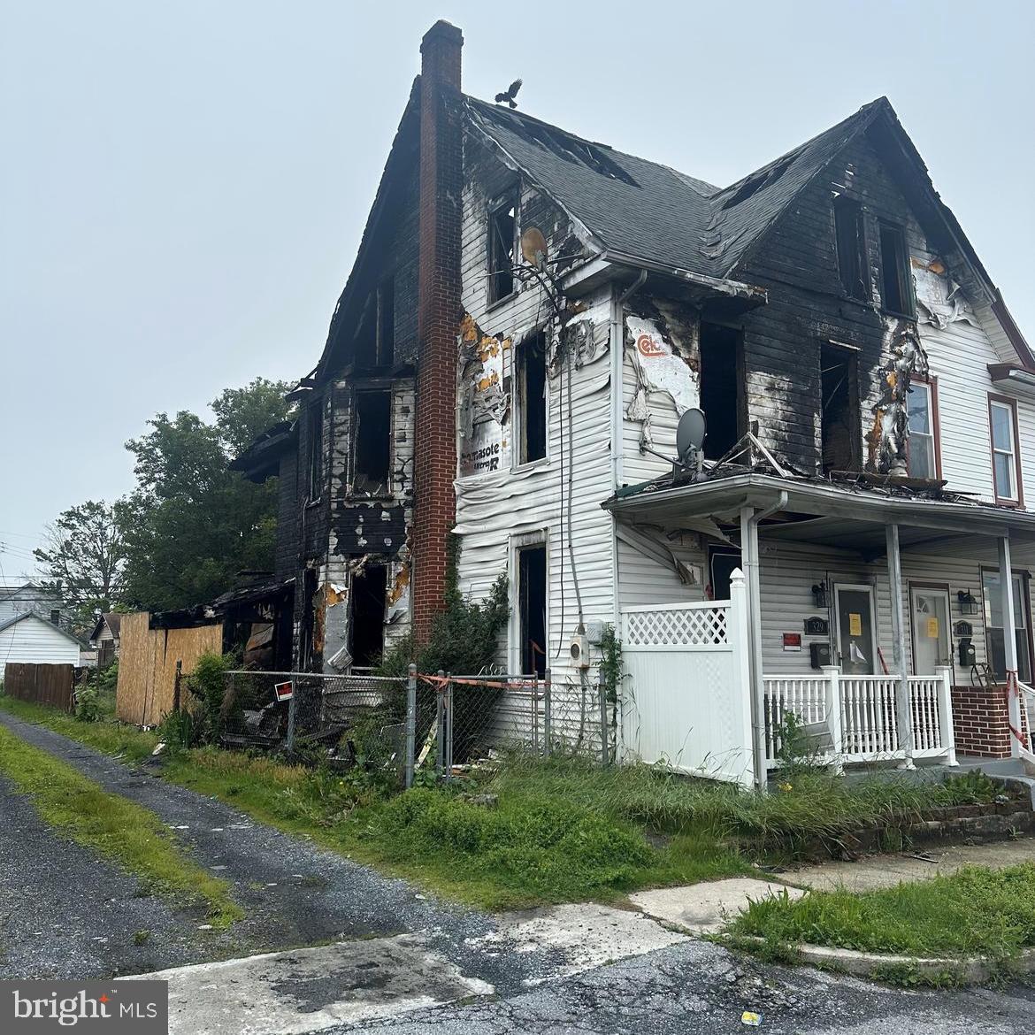 329 N COLLEGE STREET