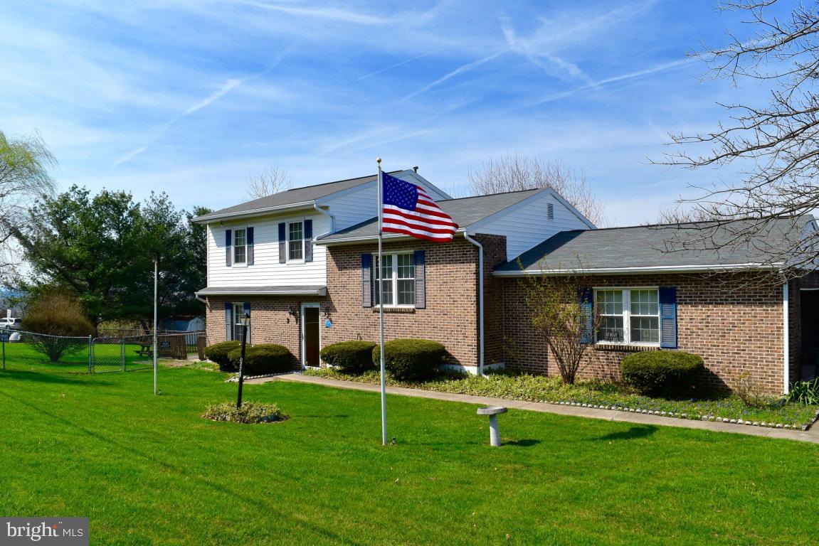 DUCK VALLEY MANOR - Residential