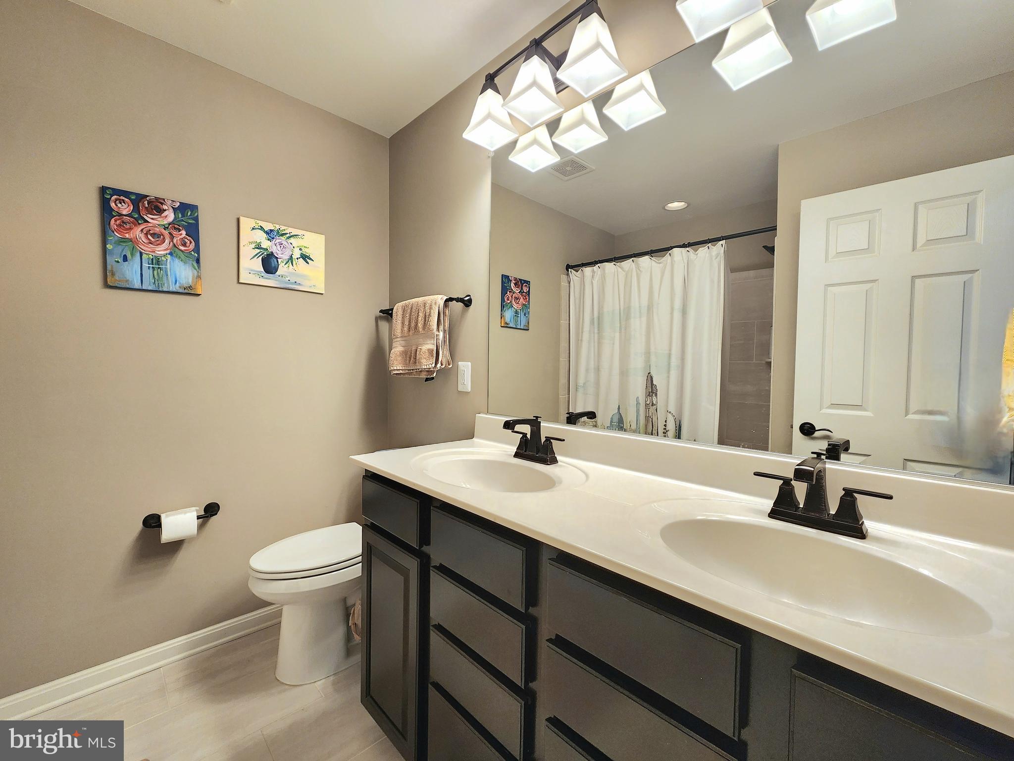 RESIDENCES AT BUCKINGHAM - Residential Lease