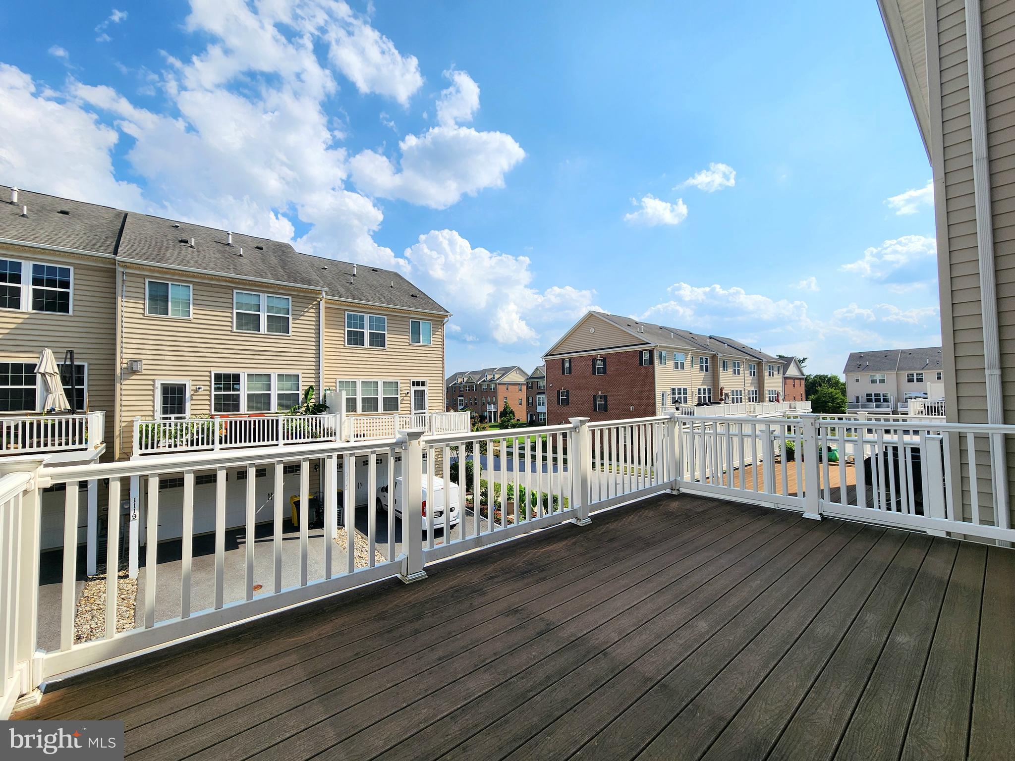 RESIDENCES AT BUCKINGHAM - Residential Lease