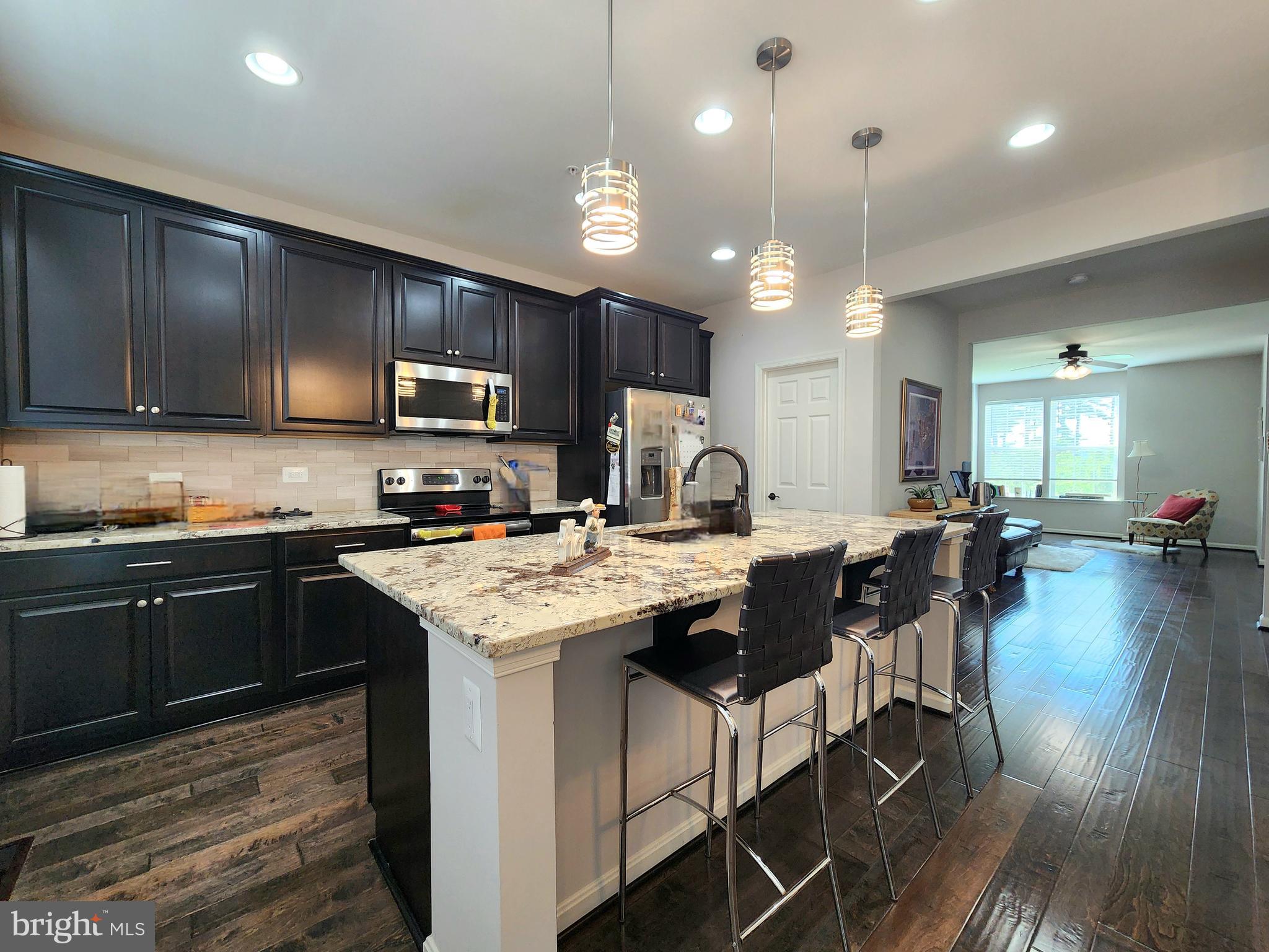 RESIDENCES AT BUCKINGHAM - Residential Lease