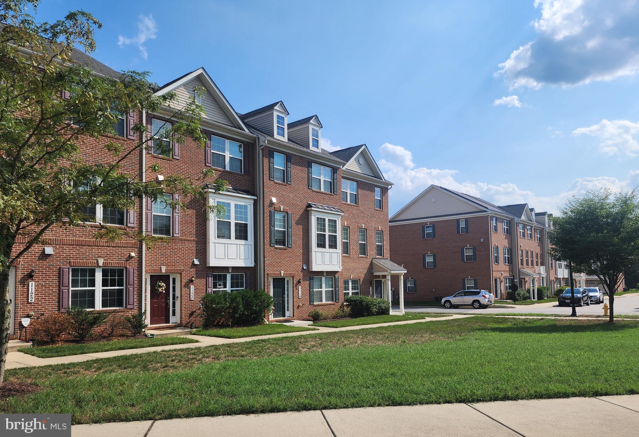 RESIDENCES AT BUCKINGHAM - Residential Lease