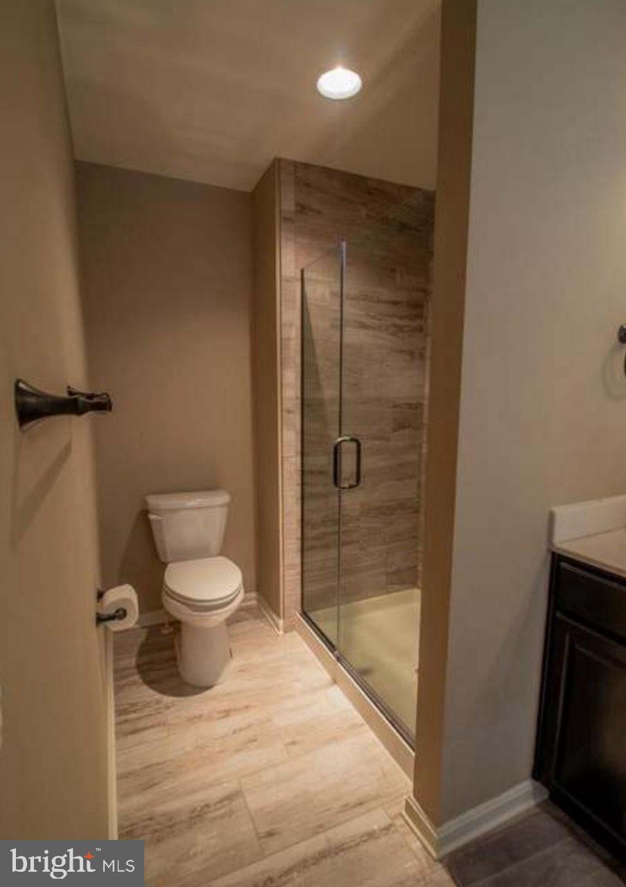 RESIDENCES AT BUCKINGHAM - Residential Lease