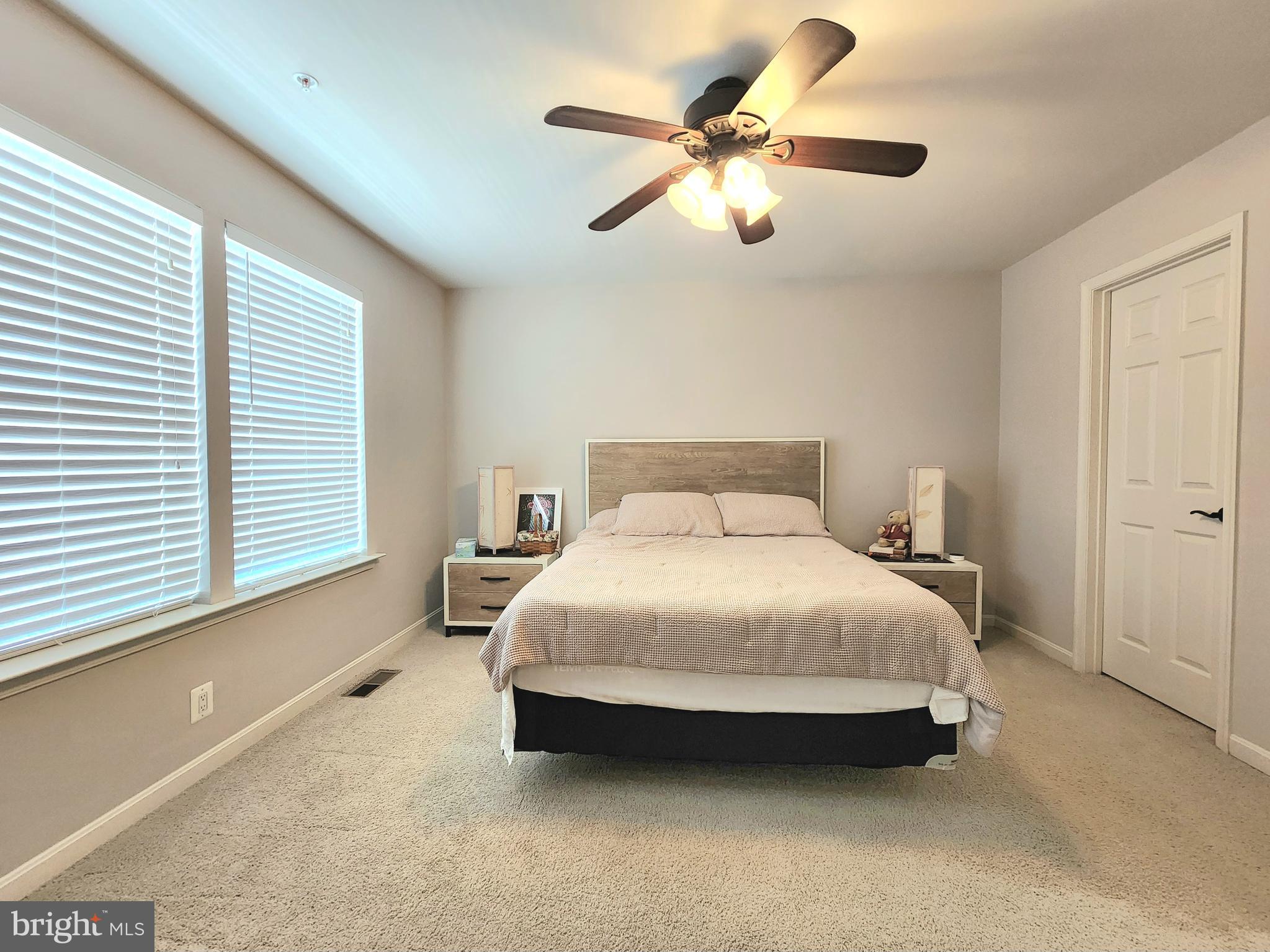 RESIDENCES AT BUCKINGHAM - Residential Lease