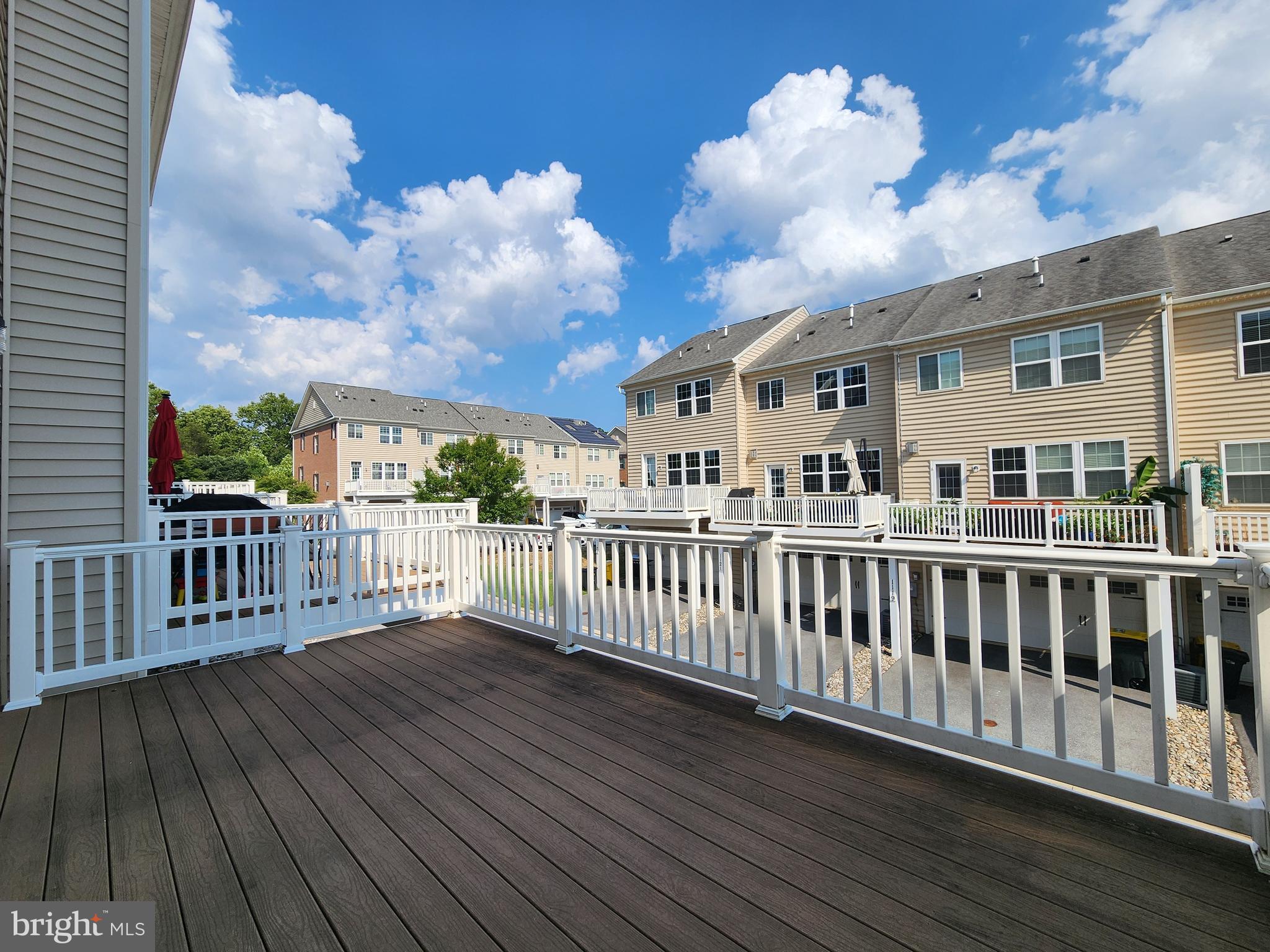 RESIDENCES AT BUCKINGHAM - Residential Lease