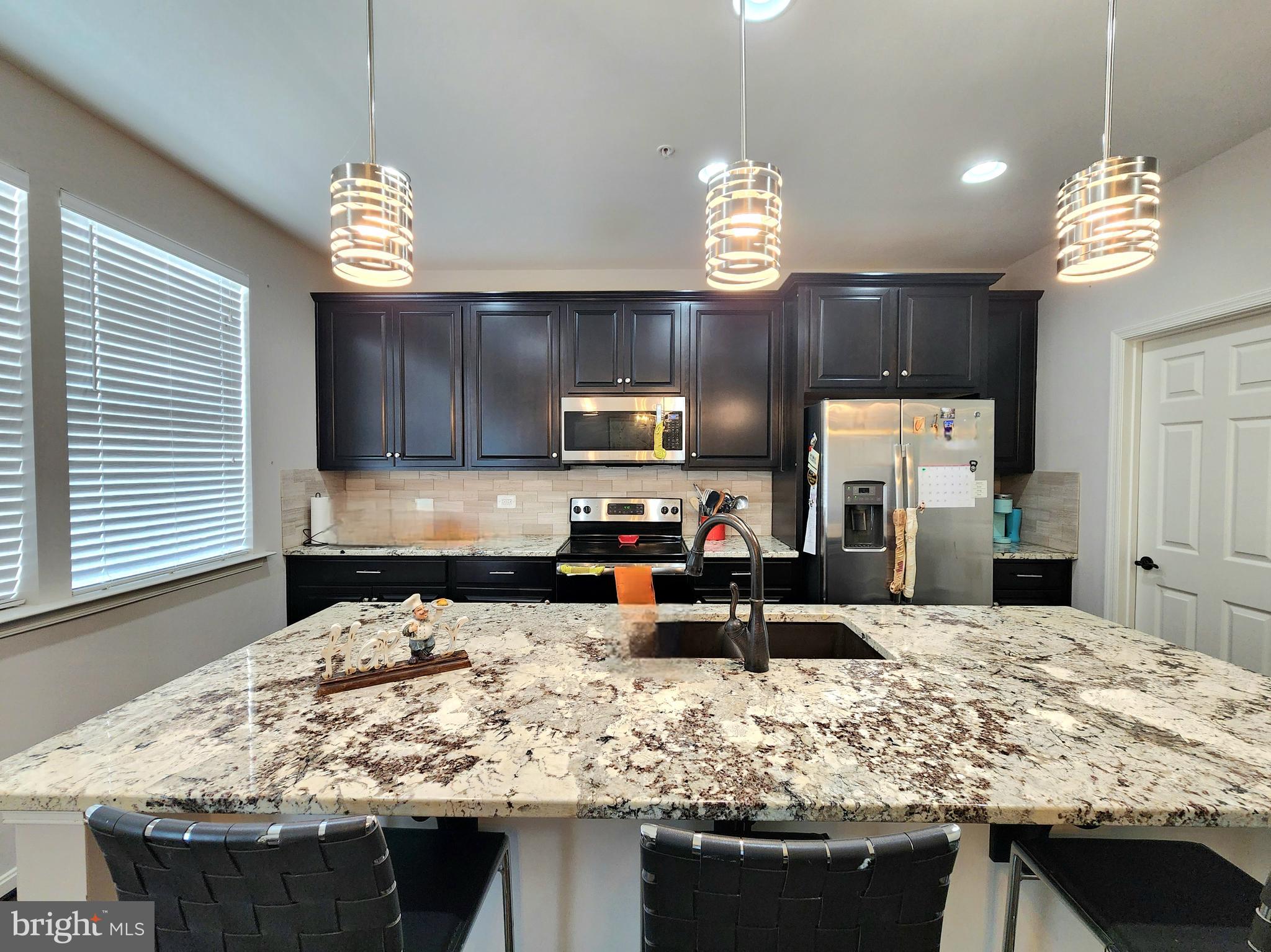 RESIDENCES AT BUCKINGHAM - Residential Lease