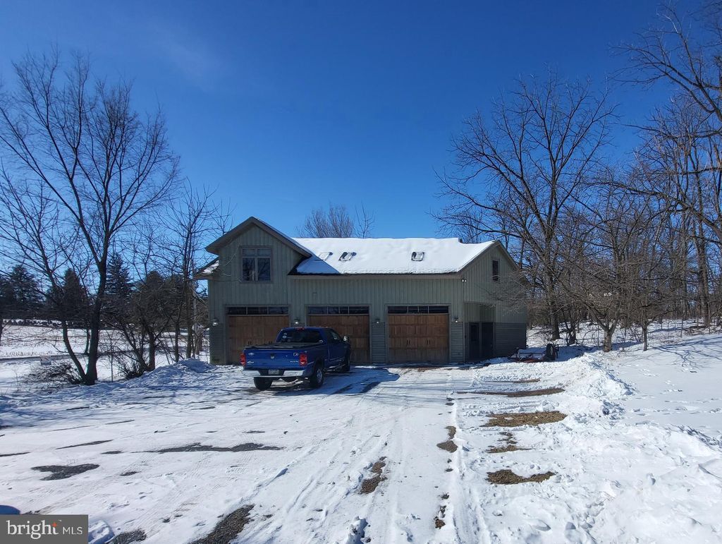 Photo of 645 Edwards Avenue, CHAMBERSBURG, PA 17202 (MLS # PAFL2030420)