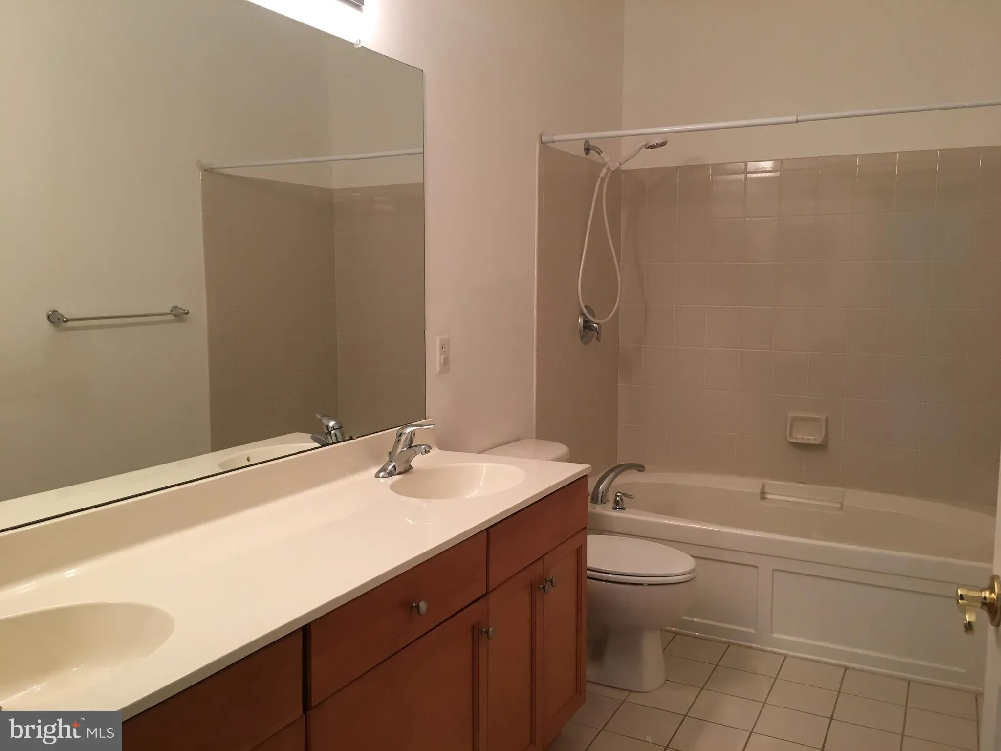 Ewing, New Jersey 08618, United States, 2 Bedrooms Bedrooms, ,2 BathroomsBathrooms,Residential,Active,254350