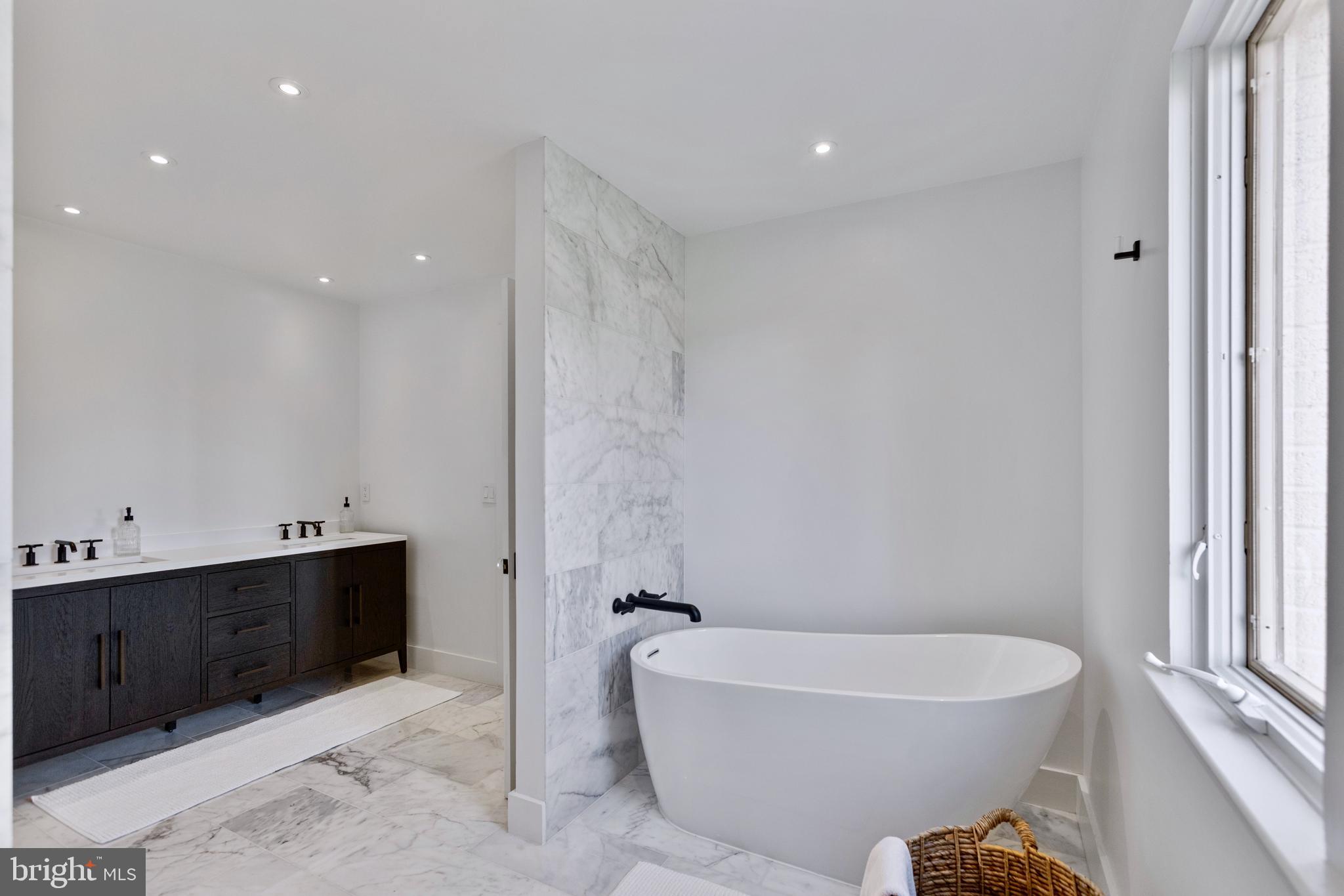 ATOKA CHASE - Residential