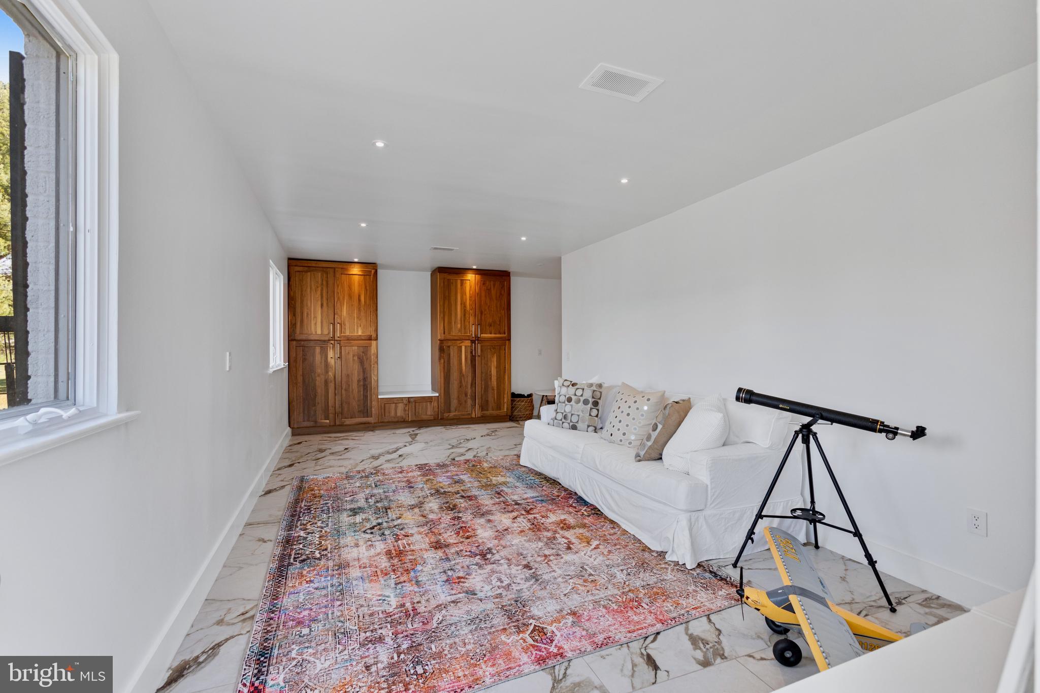 ATOKA CHASE - Residential