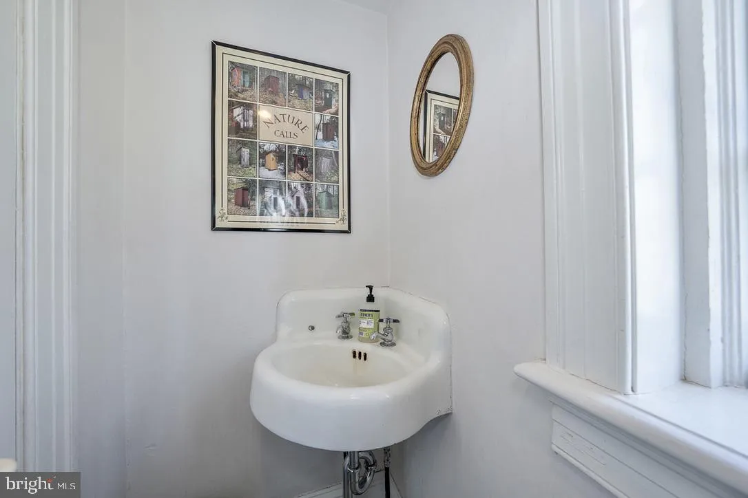 Wayne, Pennsylvania 19087, United States, 5 Bedrooms Bedrooms, ,4 BathroomsBathrooms,Residential,Coming Soon,98989