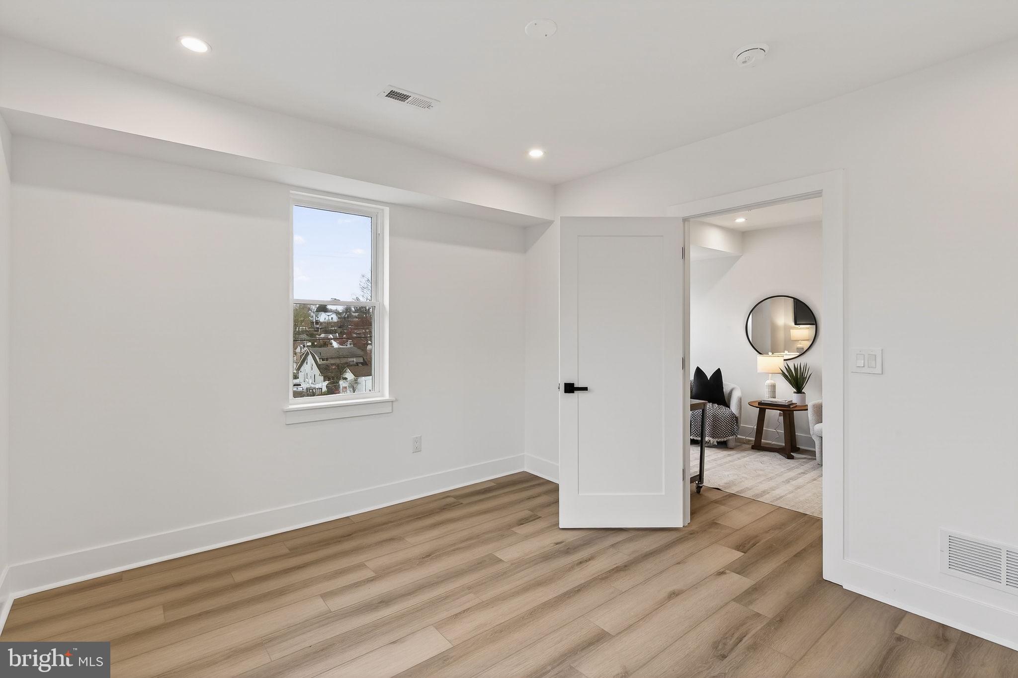 LLANERCH - Residential