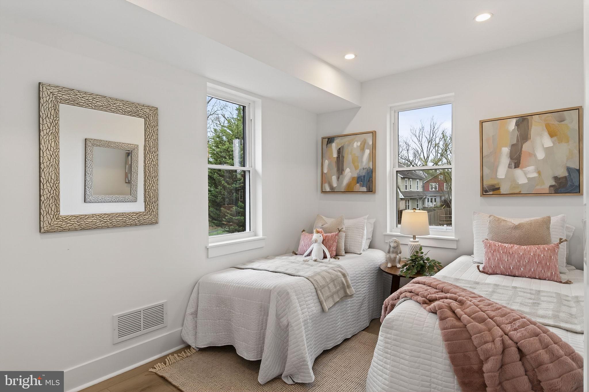 LLANERCH - Residential