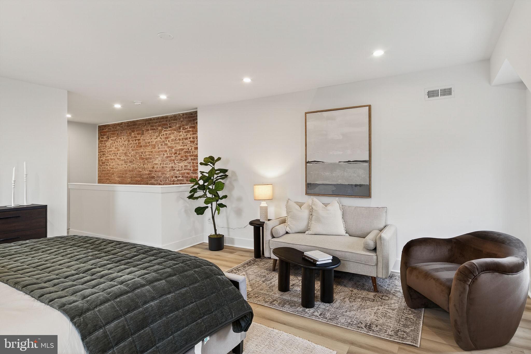 LLANERCH - Residential