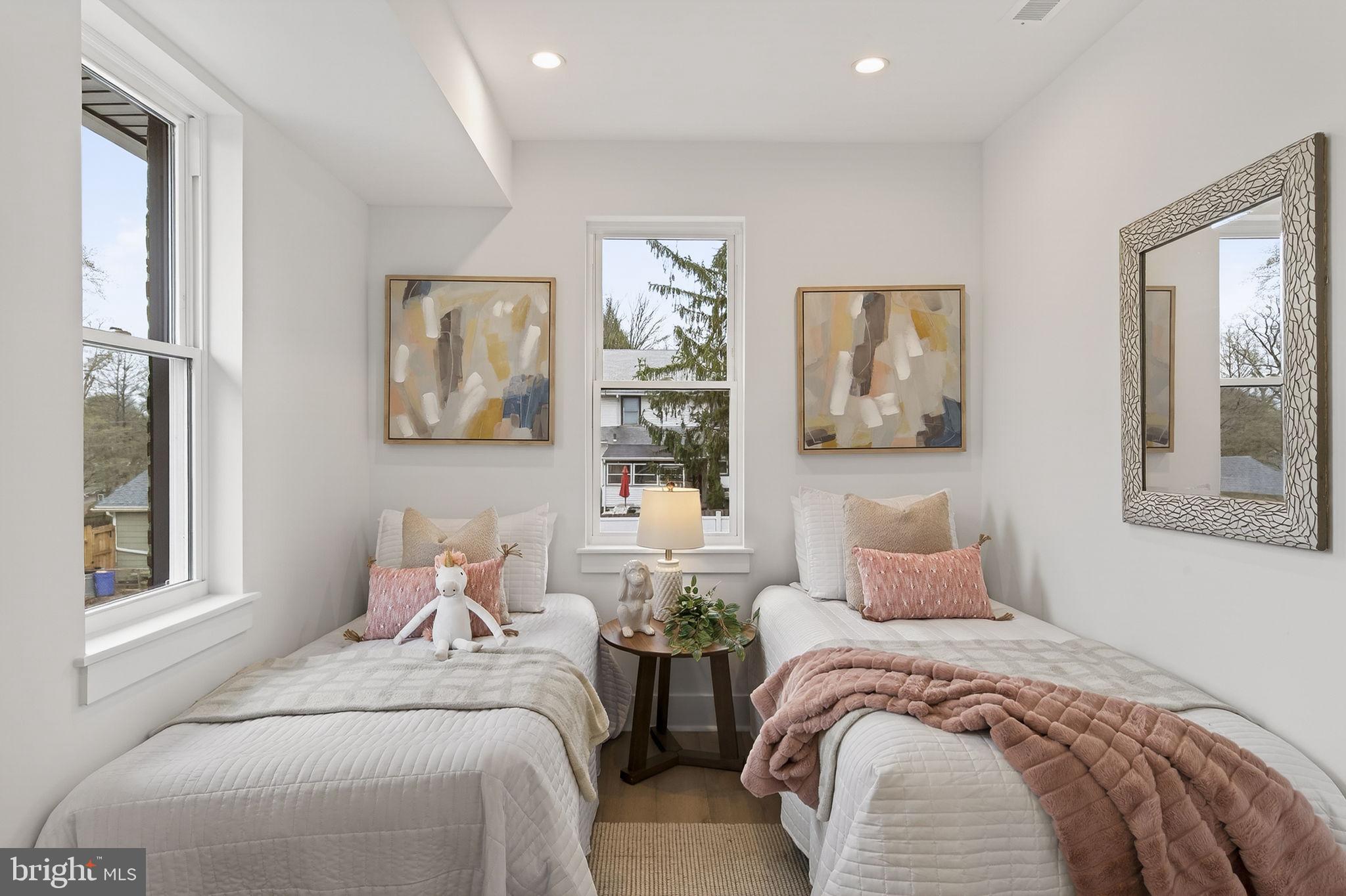 LLANERCH - Residential