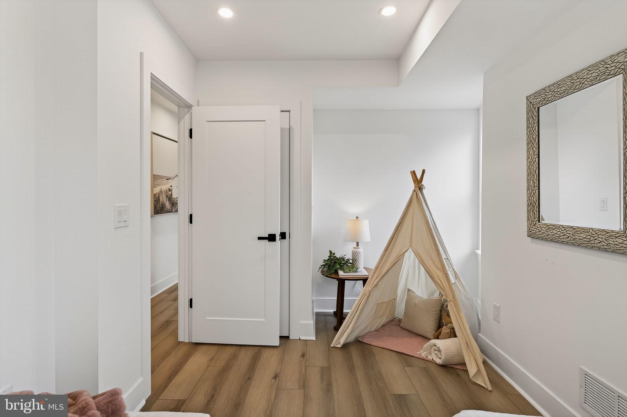 LLANERCH - Residential