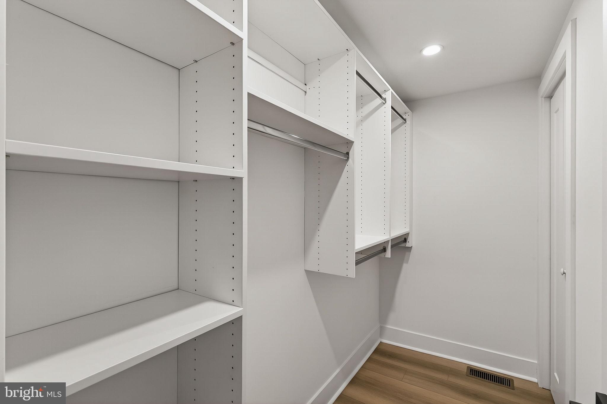 LLANERCH - Residential