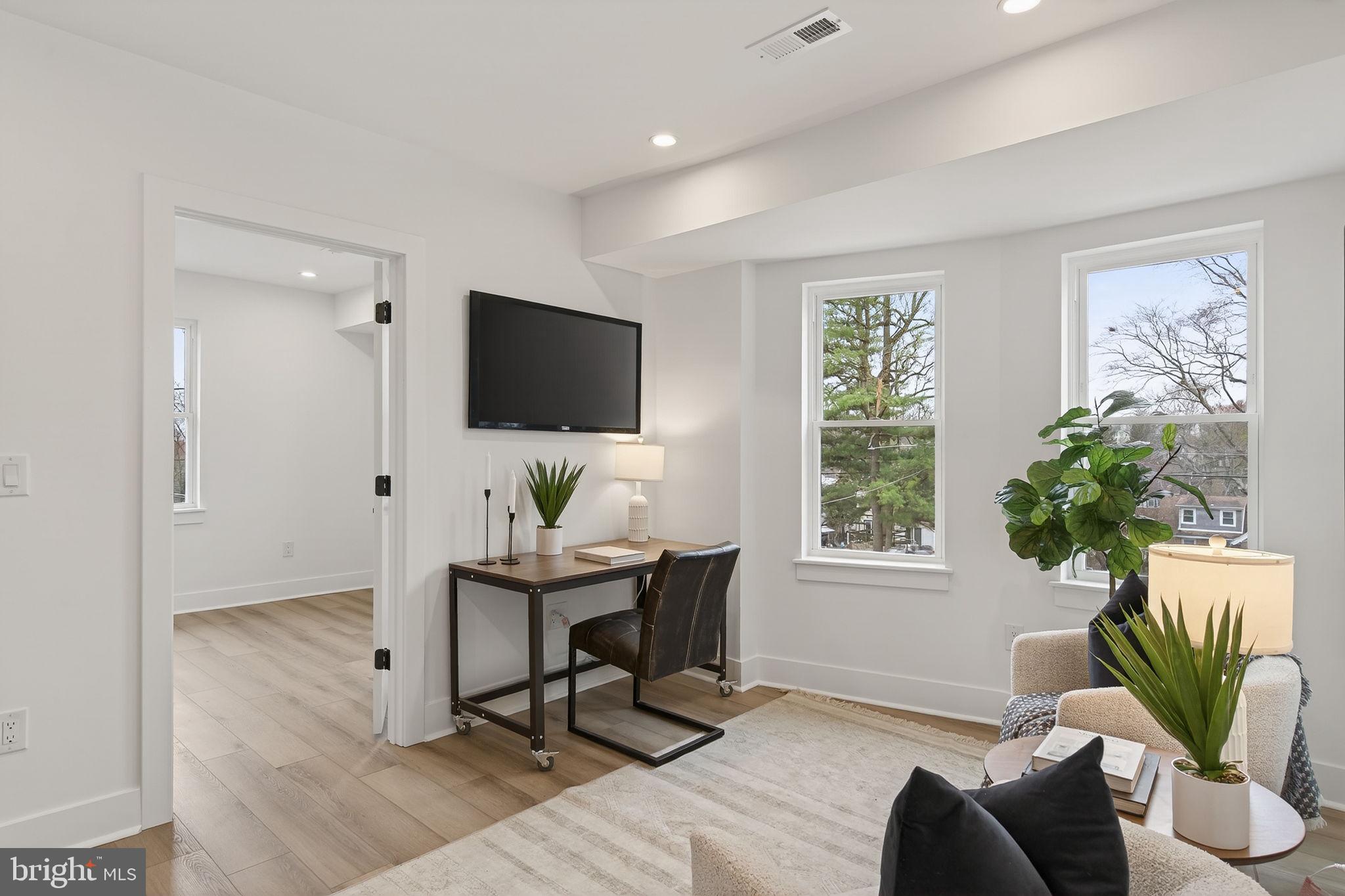 LLANERCH - Residential