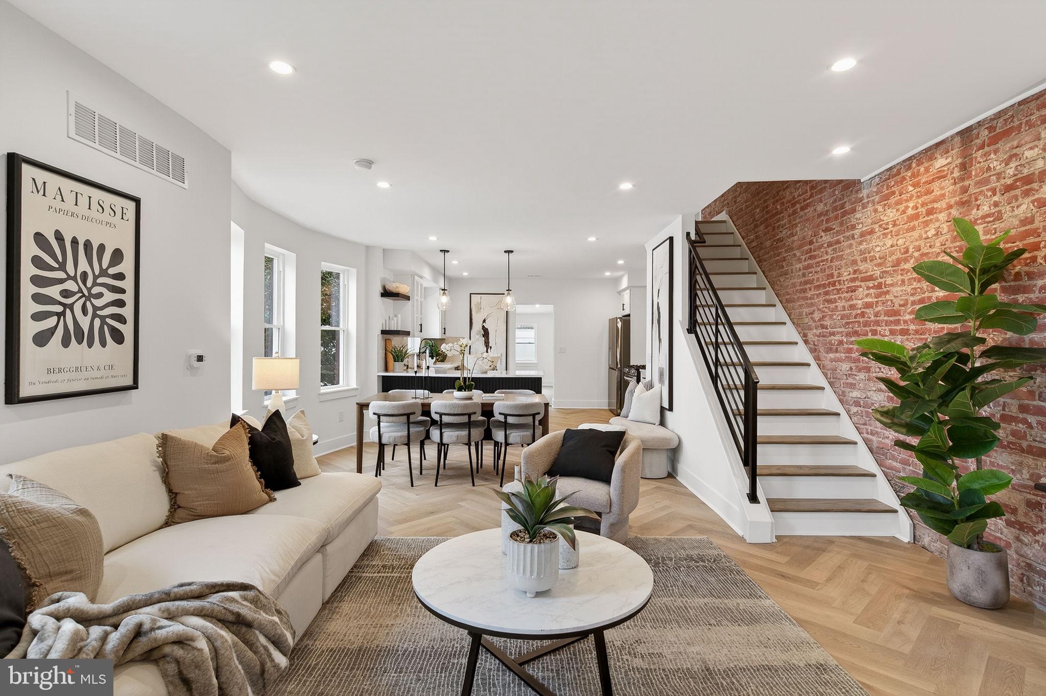 LLANERCH - Residential