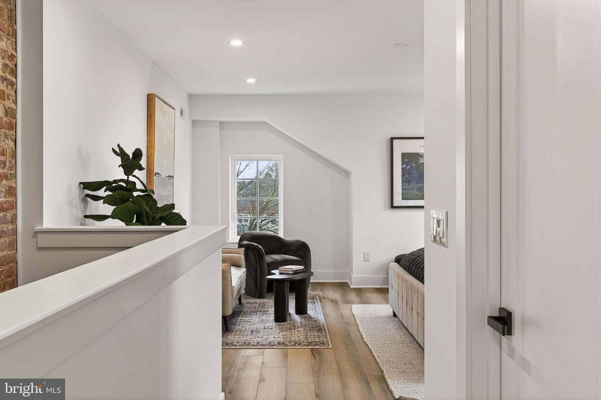 LLANERCH - Residential