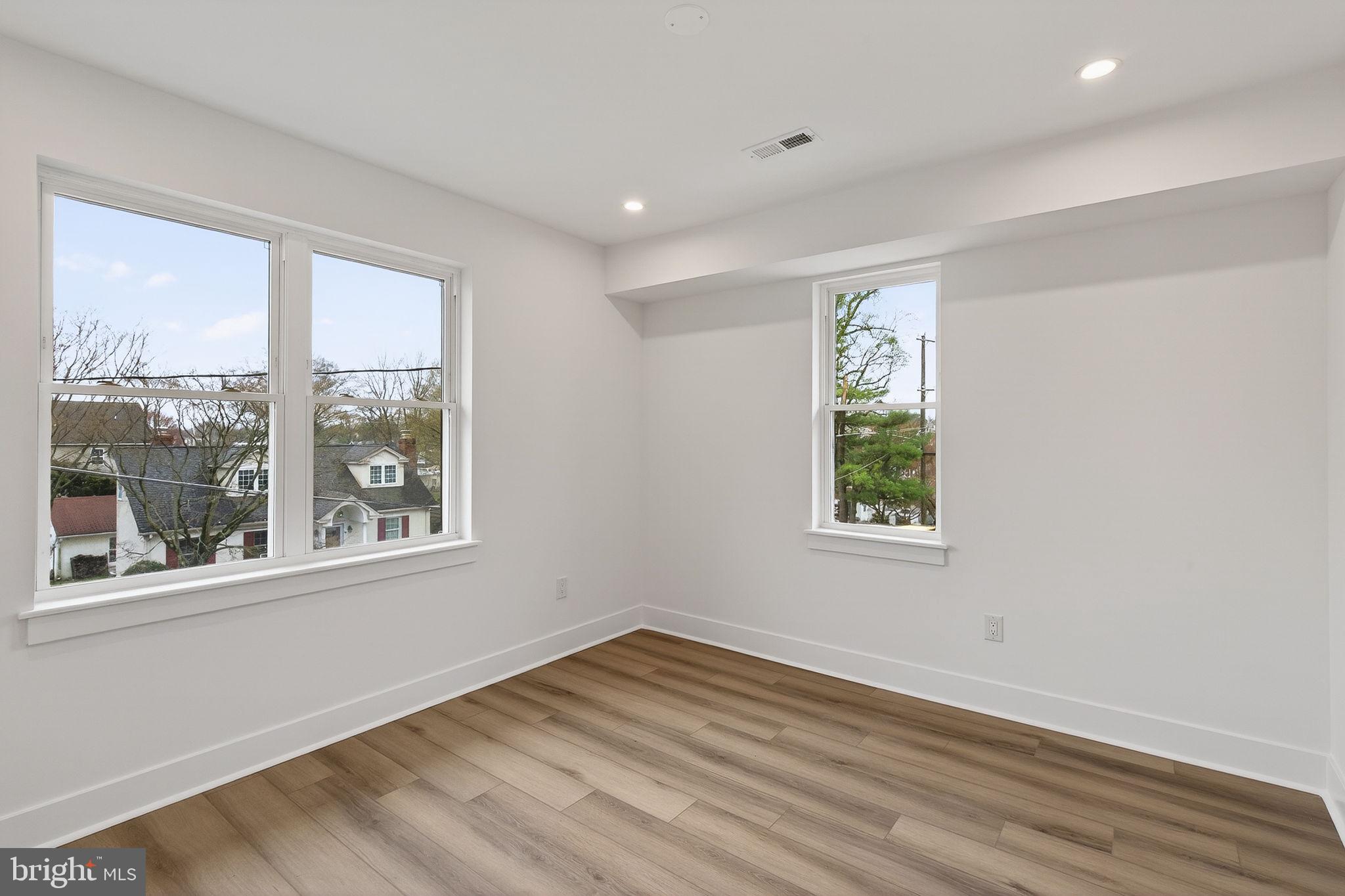 LLANERCH - Residential