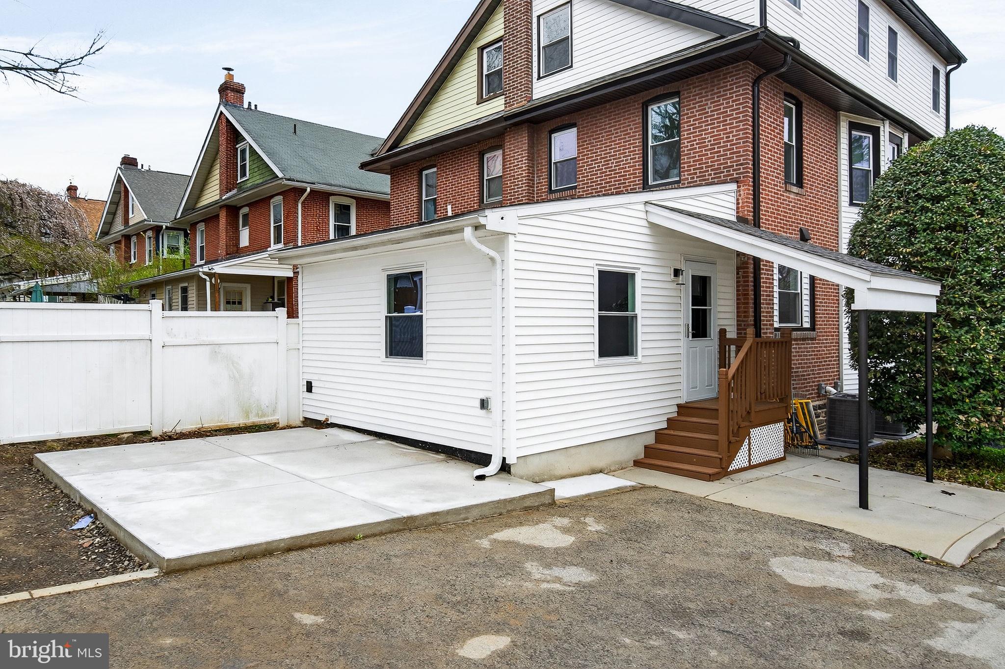 LLANERCH - Residential