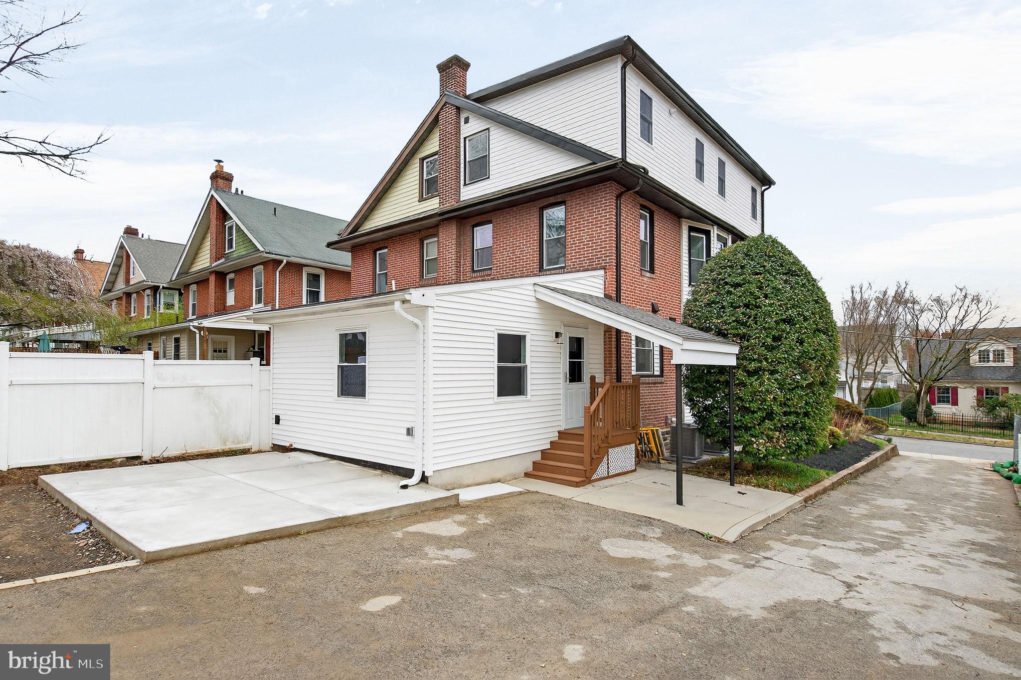 LLANERCH - Residential