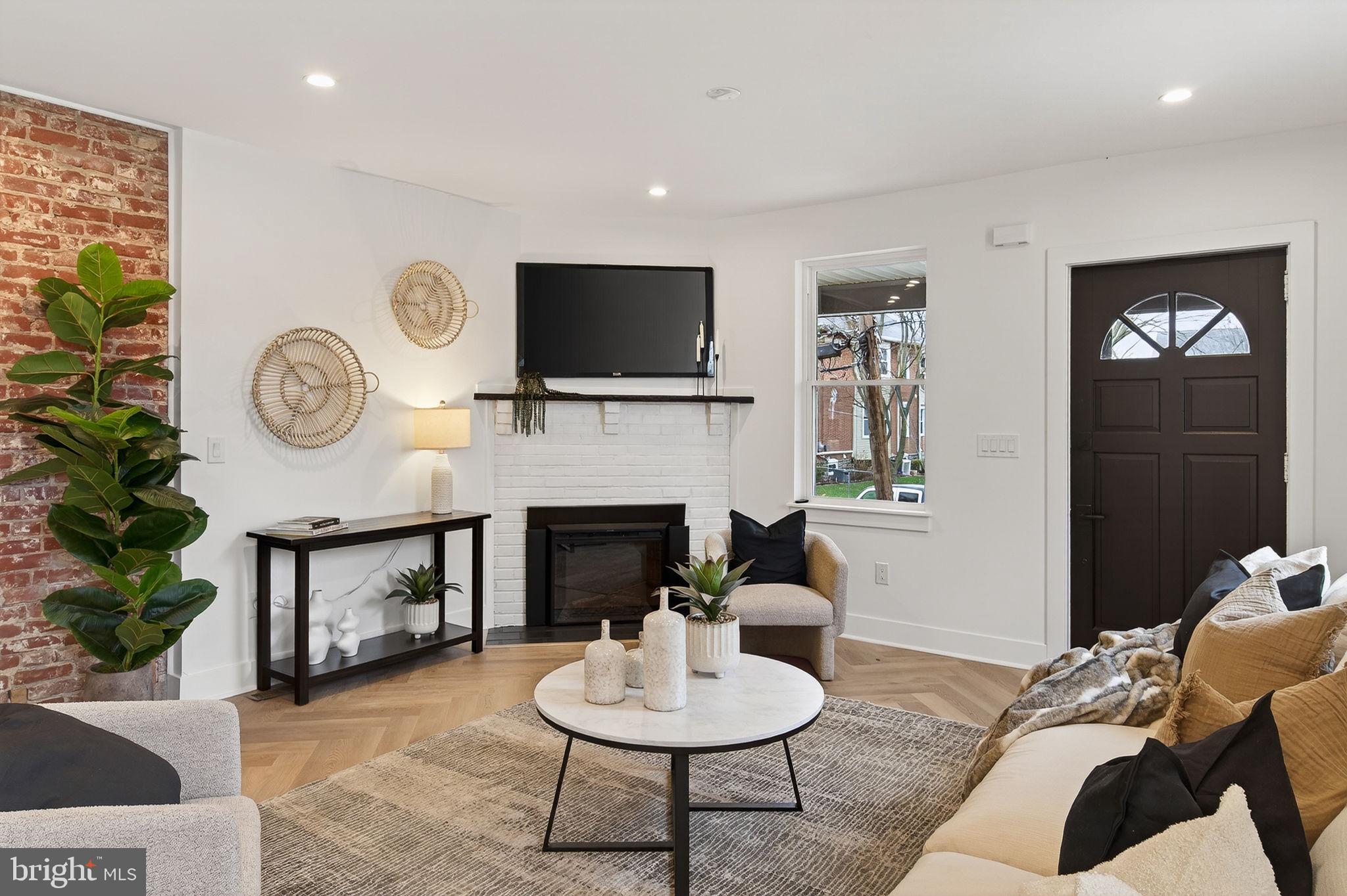 LLANERCH - Residential