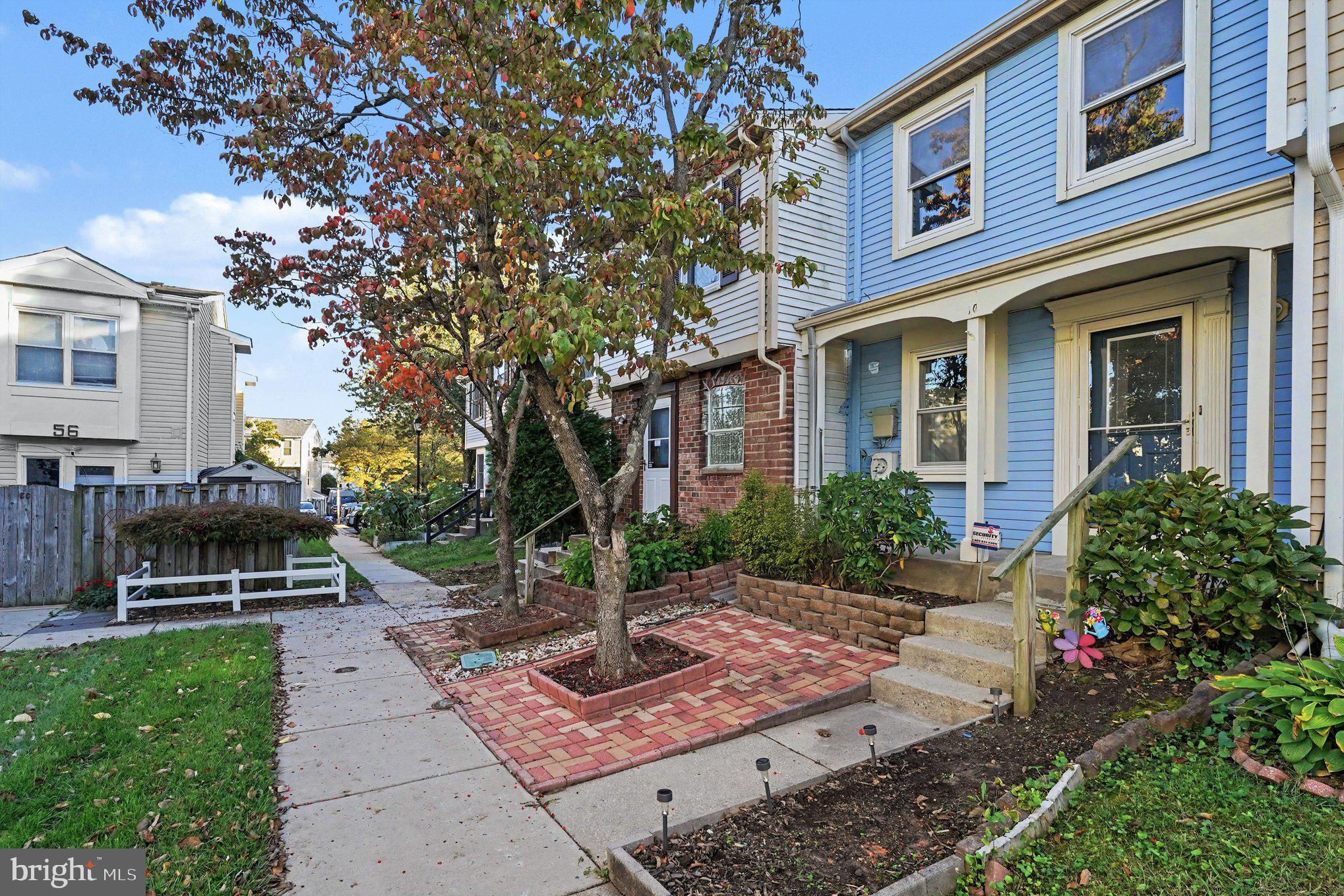 10 AVONSHIRE COURT
