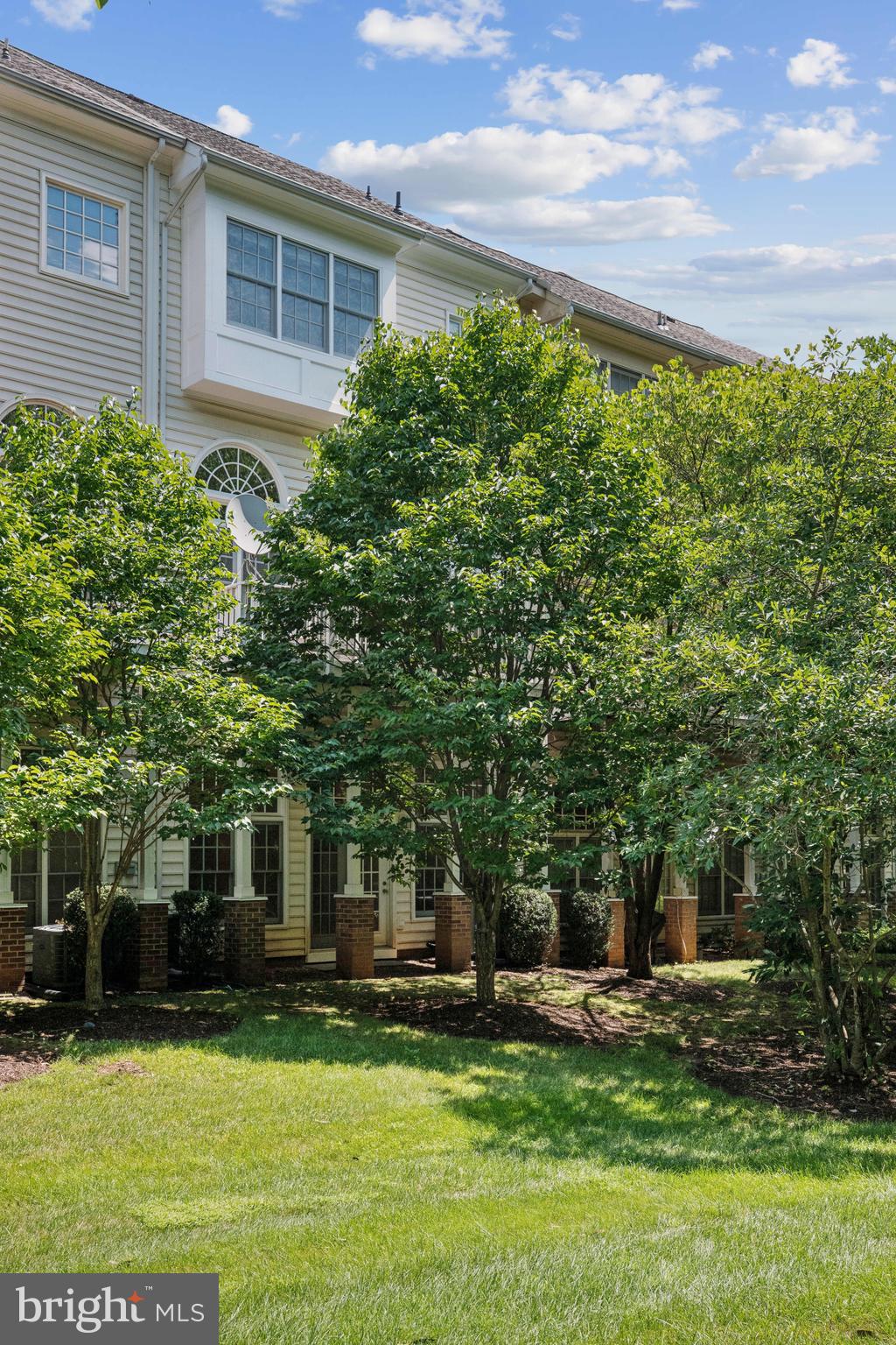817 OAK KNOLL TERRACE