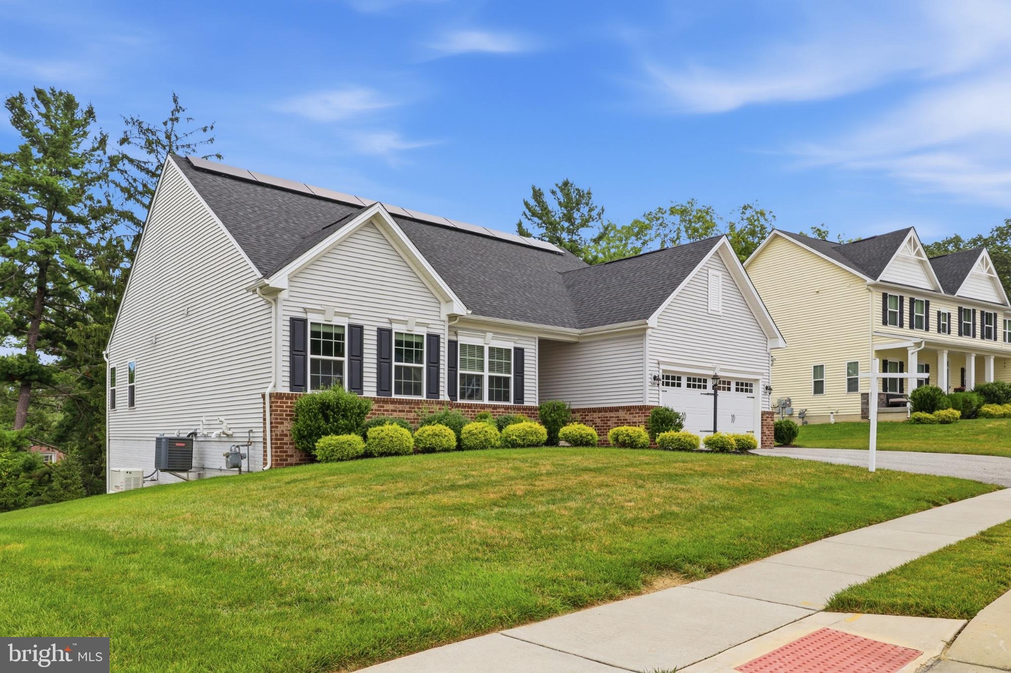 1013 PIN OAK LANE