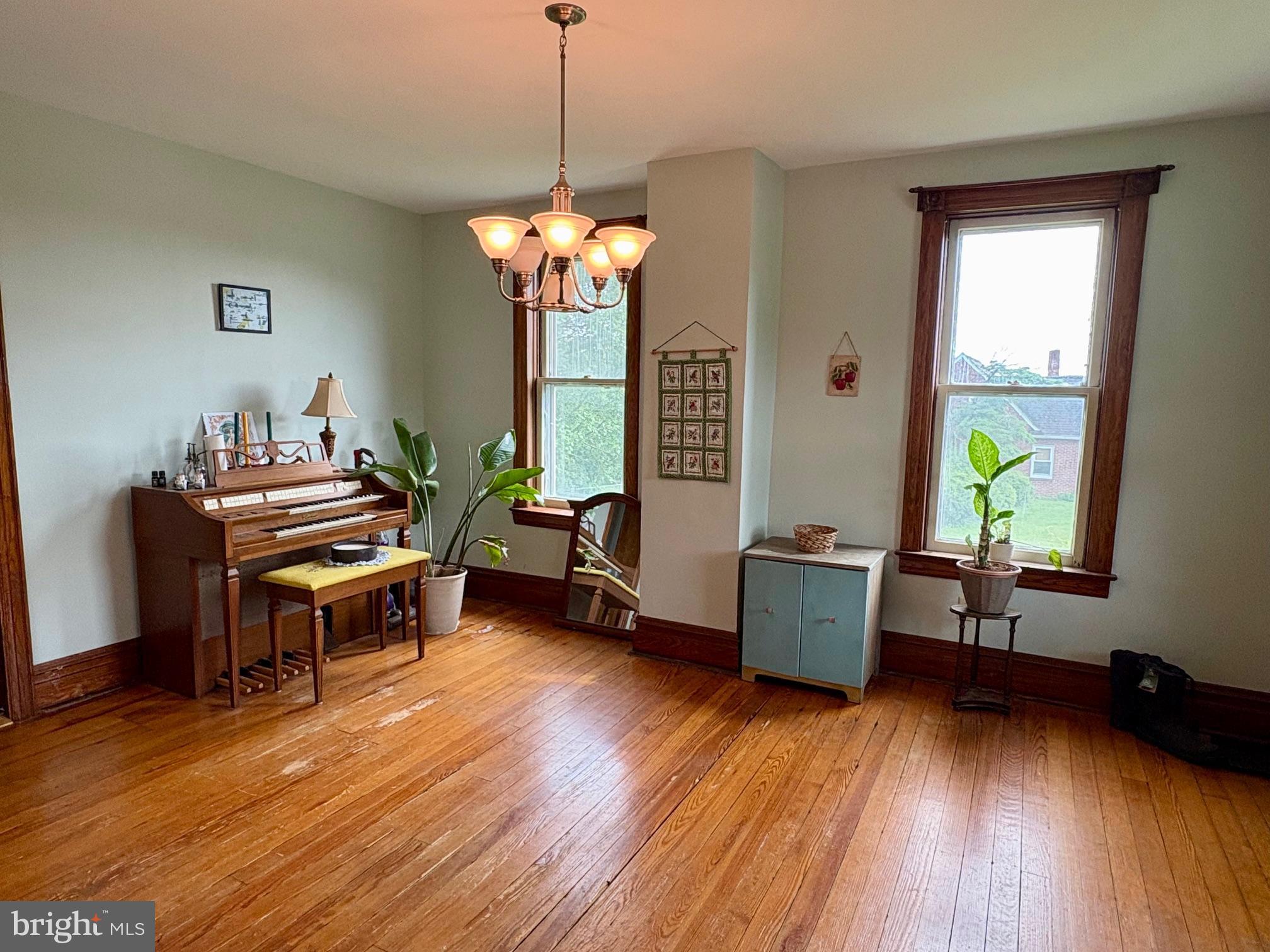 109 SUNNYSIDE AVENUE