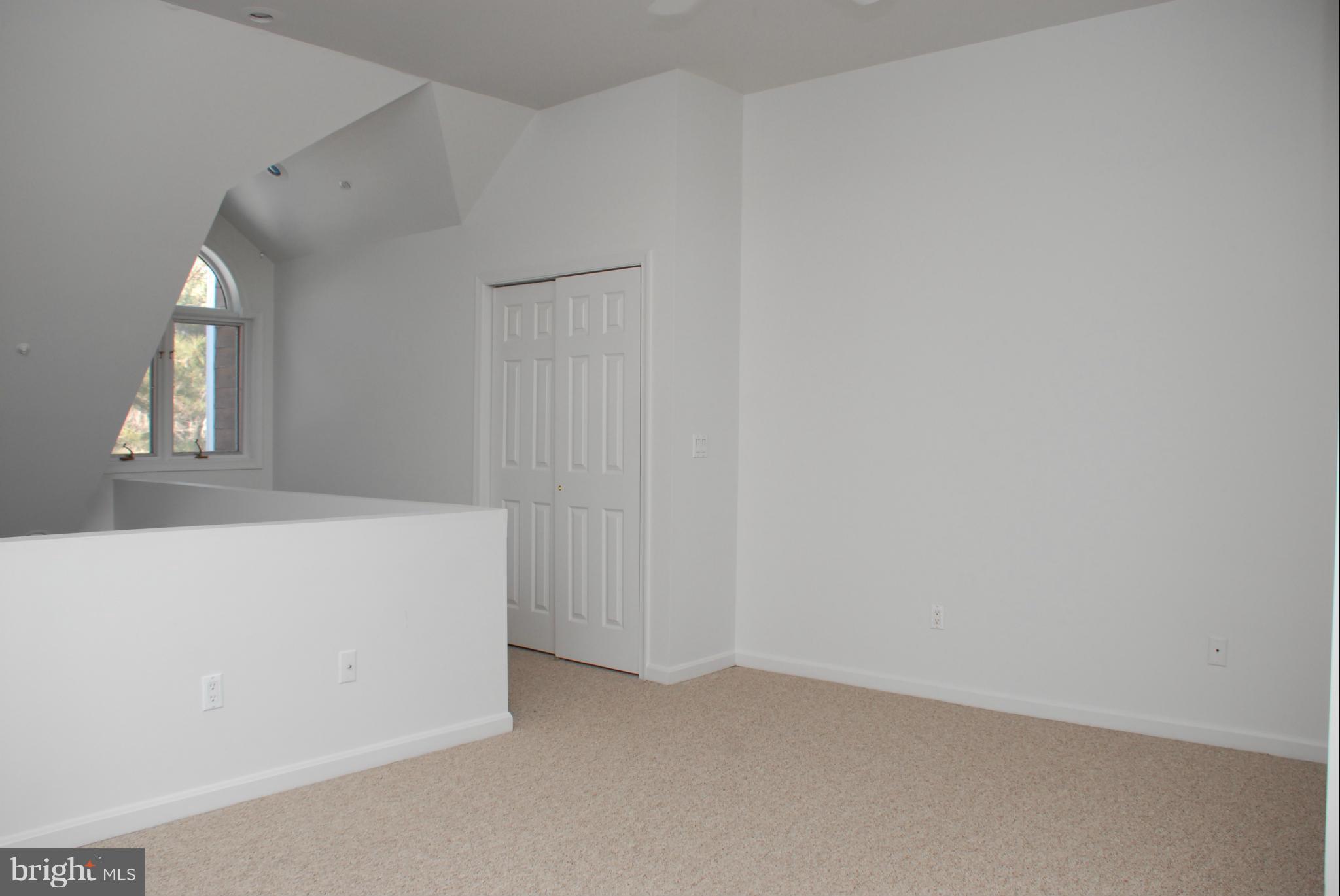 VILLAS ON WATERS EDGE - Residential Lease