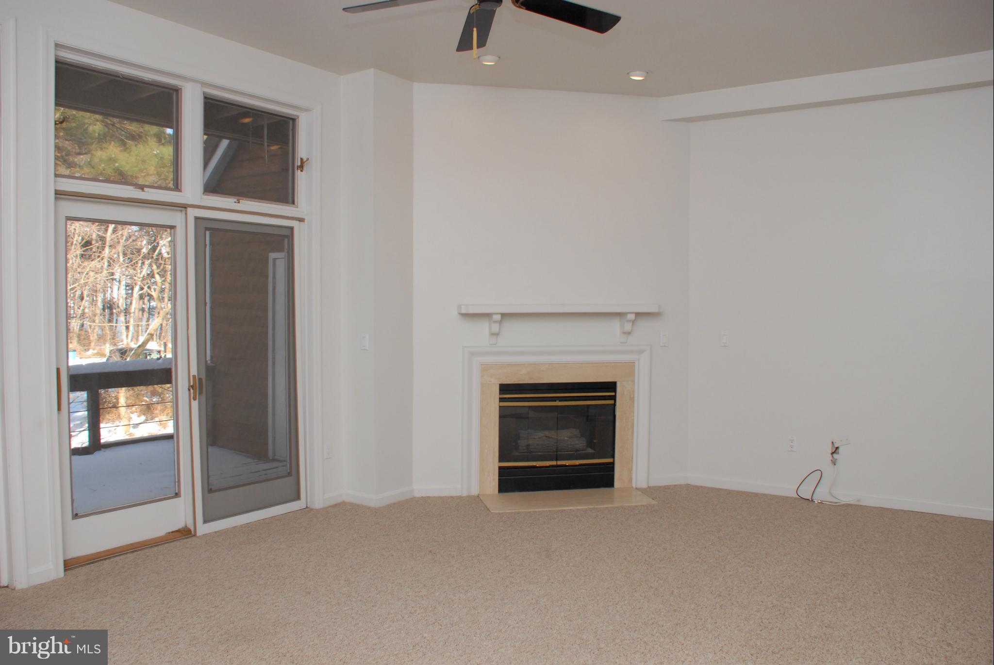 VILLAS ON WATERS EDGE - Residential Lease