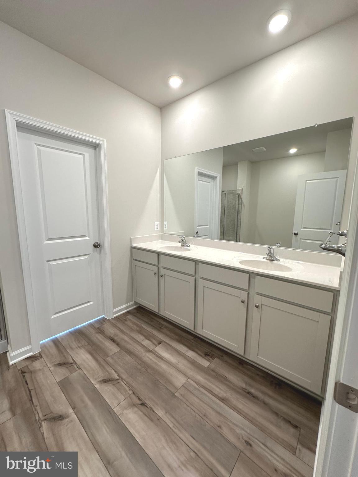 RED CLOVER MEADOWS - Residential Lease