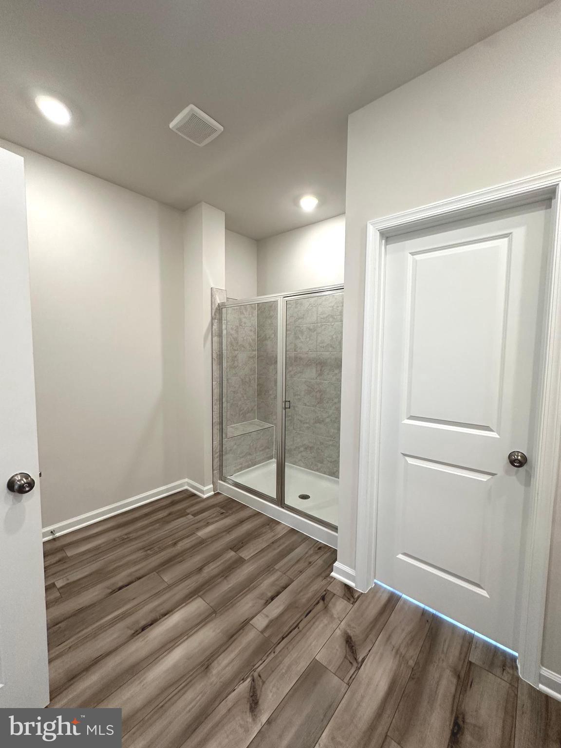 RED CLOVER MEADOWS - Residential Lease