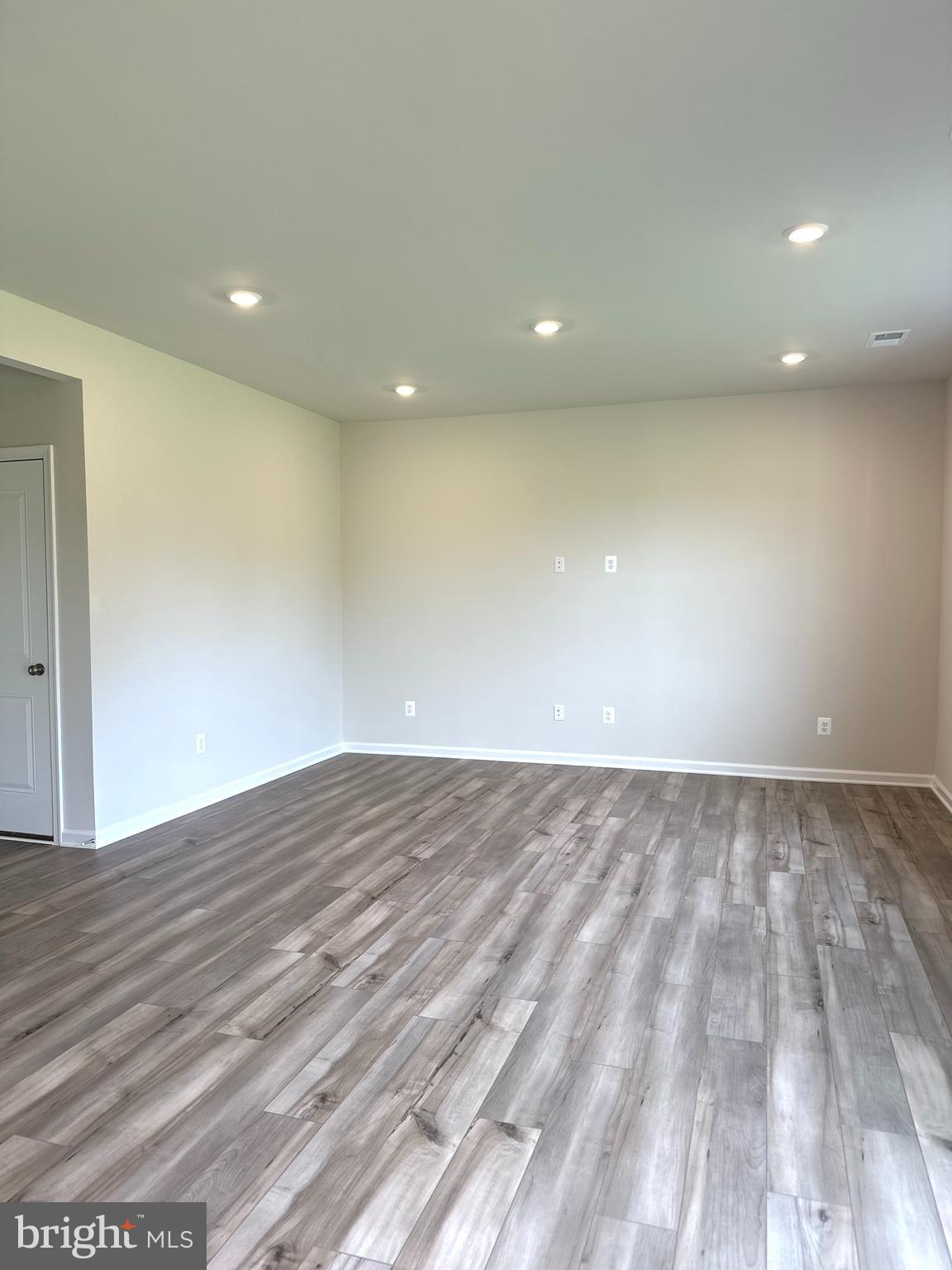 RED CLOVER MEADOWS - Residential Lease