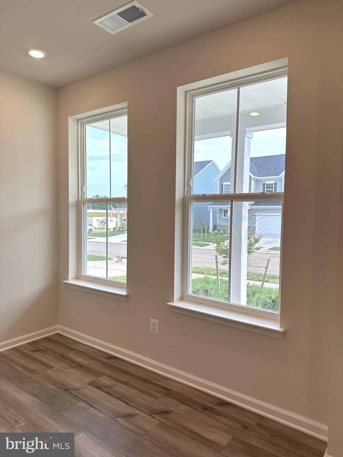 RED CLOVER MEADOWS - Residential Lease