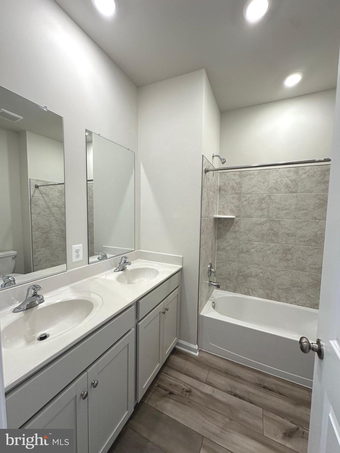 RED CLOVER MEADOWS - Residential Lease