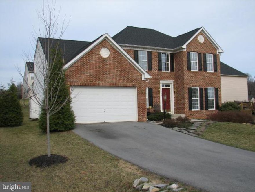 Absolutely immaculate 4 BR, 2 1/2 bath Maddex Farm Subdivision.  Hardwood floors throughout most of first level, new stainless appliances, gas FP in LR, breakfast room off kitchen, MB with tray ceiling, walk-in closets, and deluxe bath.  Rear deck with fenced in back yard, unfinished, walk-out basement. $2,400/mo. & $2,400 security.