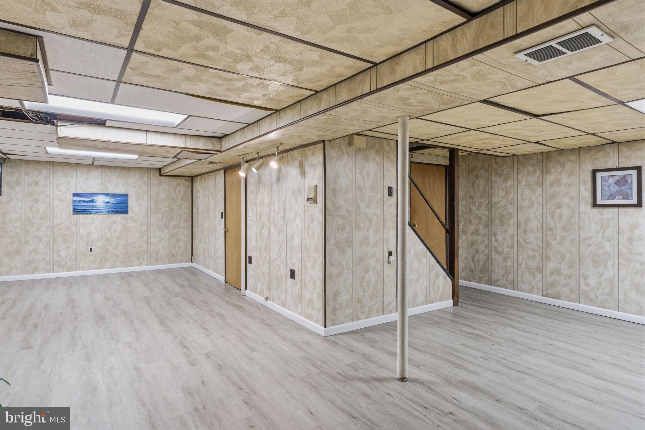 COUNTY DOWNE - Residential