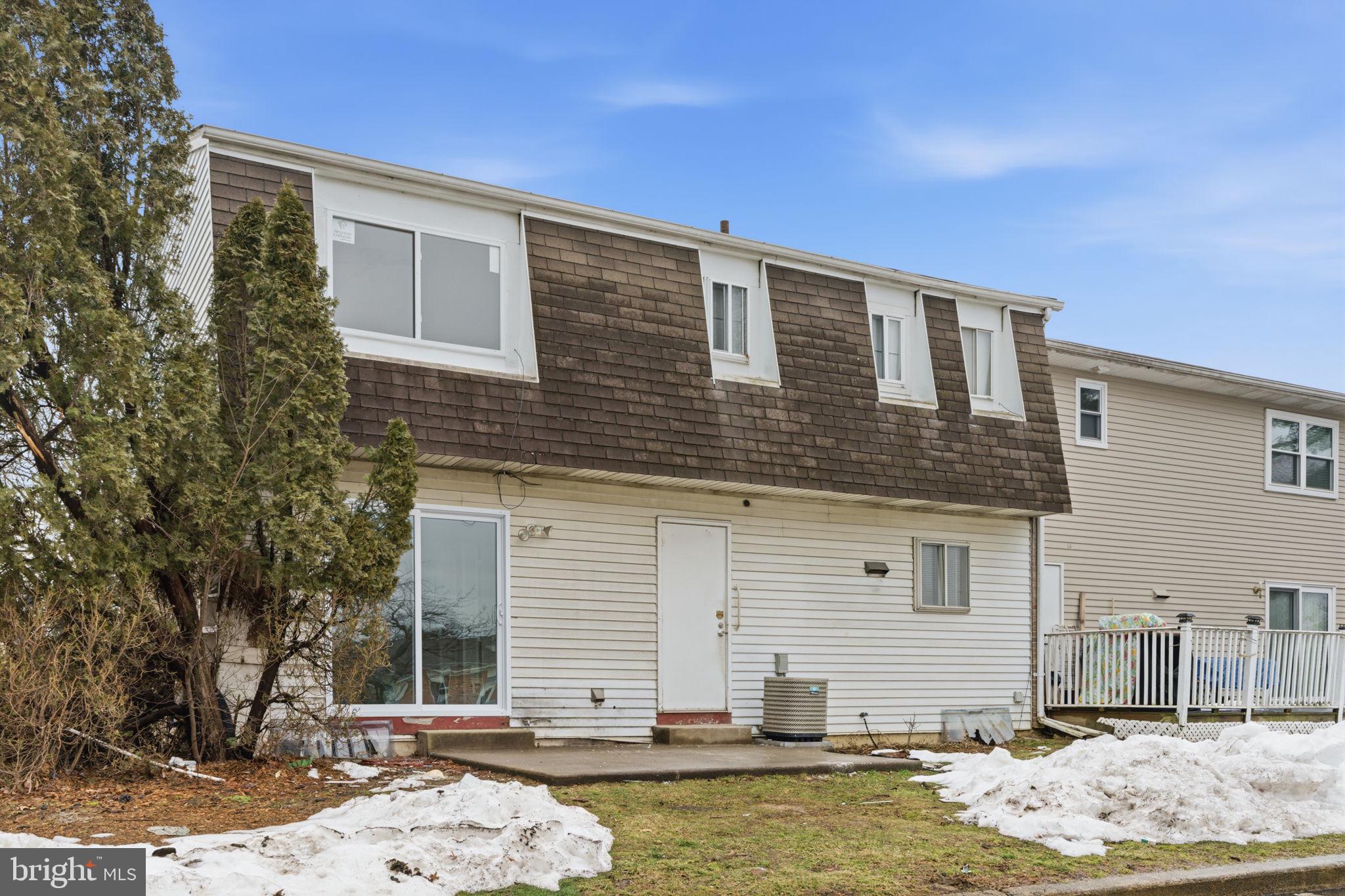 COUNTY DOWNE - Residential