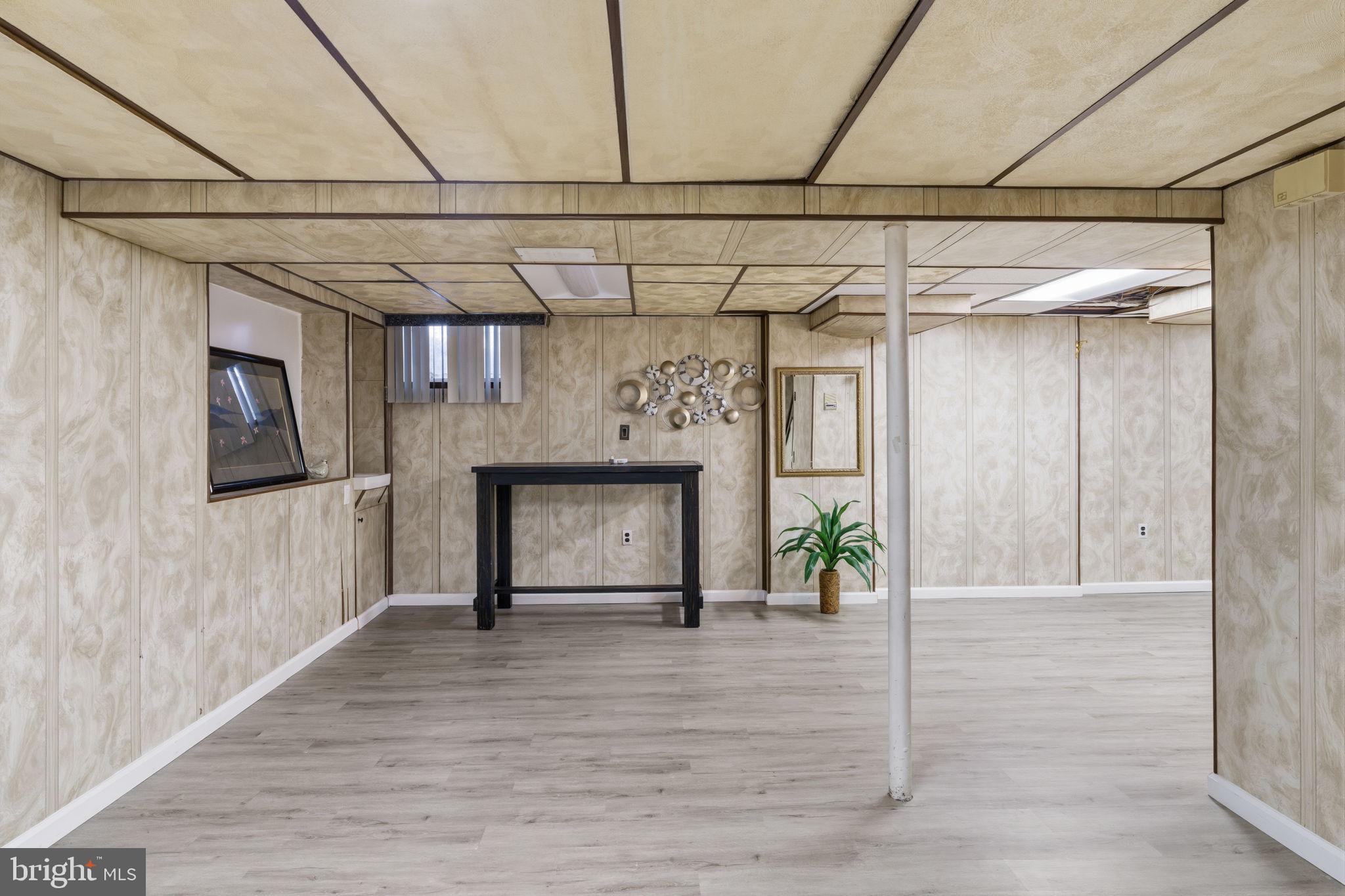 COUNTY DOWNE - Residential