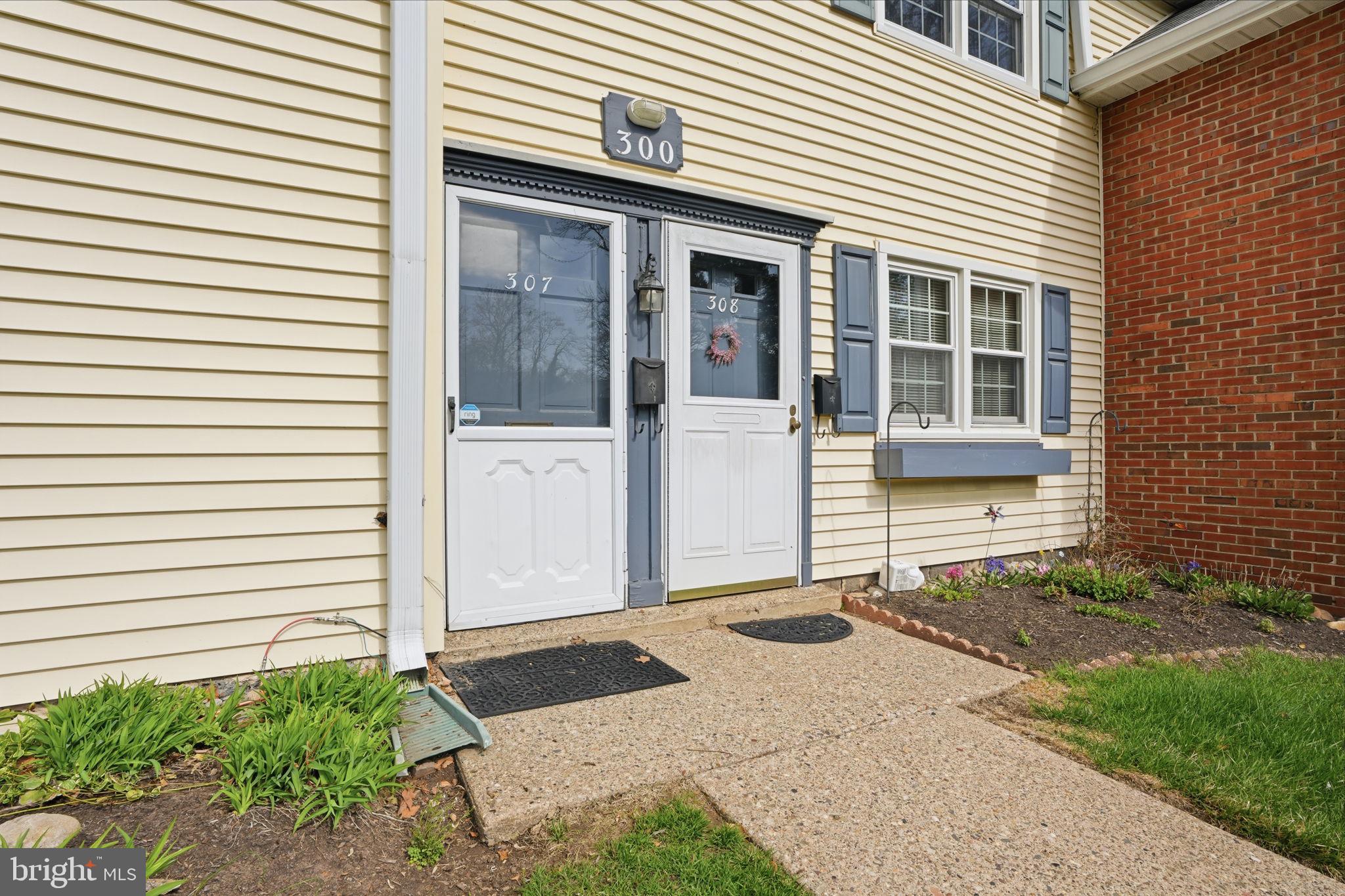 YARDLEY COMMONS - Residential