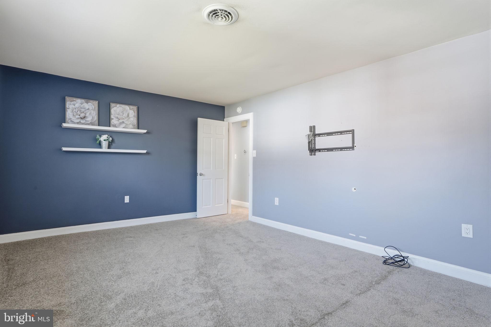 YARDLEY COMMONS - Residential