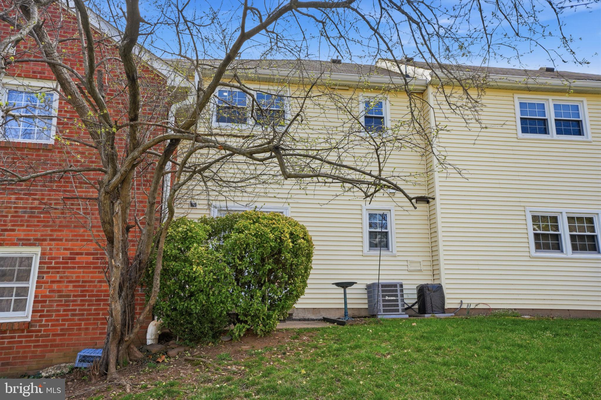 YARDLEY COMMONS - Residential