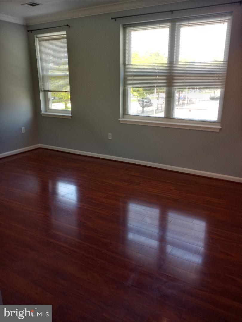 PIERSIDE AT HARBORVIEW - Residential